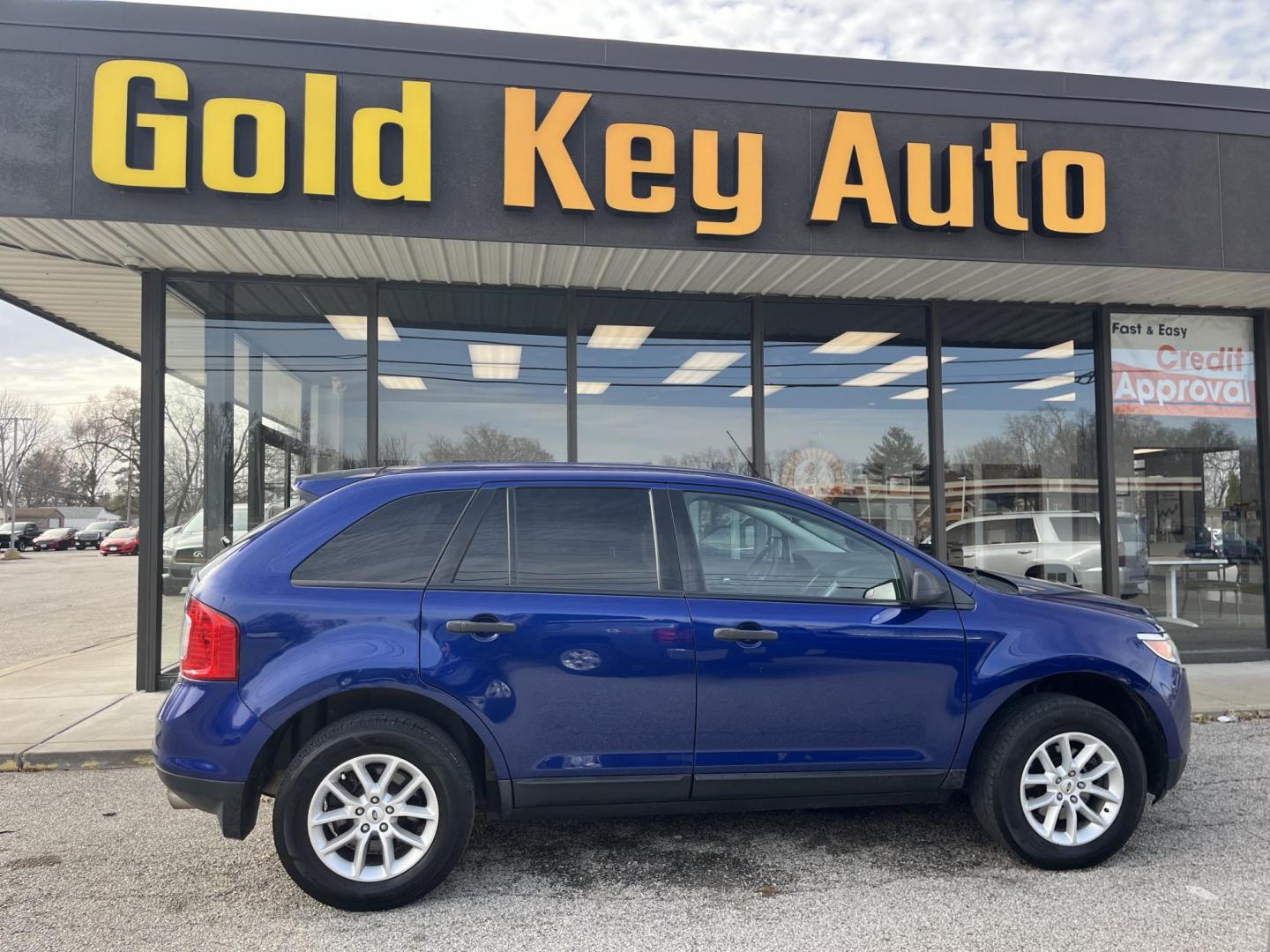 2014 Deep Impact Blue Metallic Ford Edge SE (2FMDK3GC8EB) with an 3.5L V-6 DOHC engine, located at 1633 W Kimberly, Davenport, IA, 52806, (563) 323-5341, 41.559456, -90.598732 - Photo#0