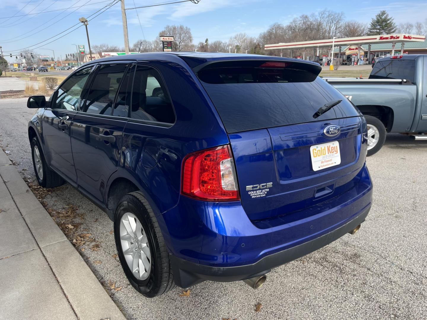 2014 Deep Impact Blue Metallic Ford Edge SE (2FMDK3GC8EB) with an 3.5L V-6 DOHC engine, located at 1633 W Kimberly, Davenport, IA, 52806, (563) 323-5341, 41.559456, -90.598732 - Photo#3