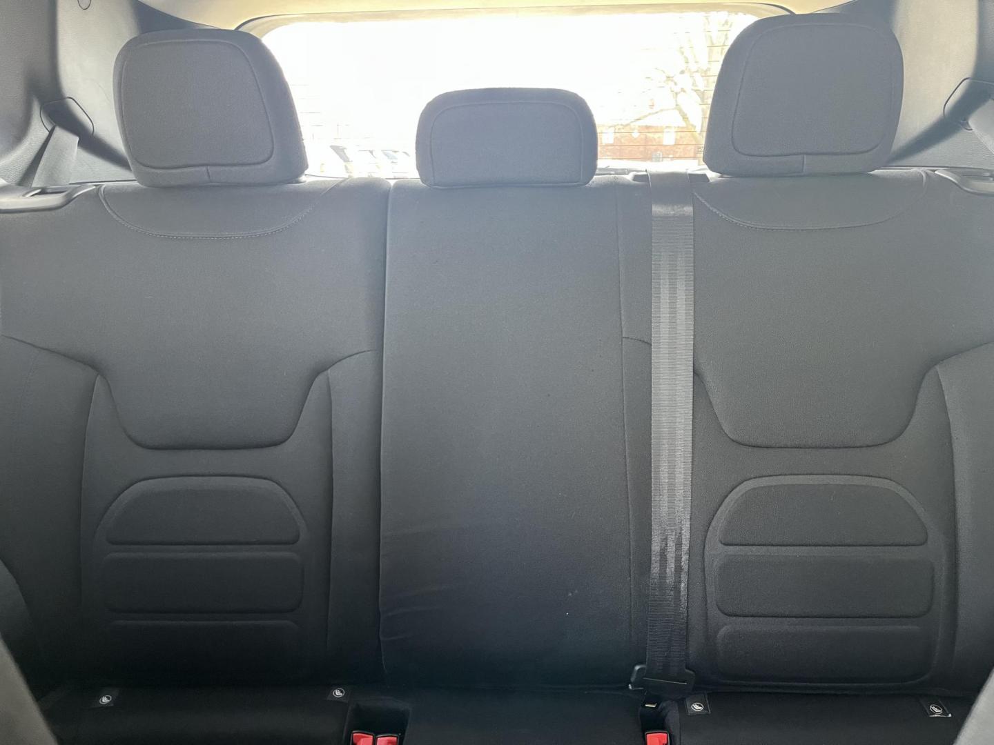 2018 Red Hot Jeep Renegade Latitude FWD (ZACCJABB8JP) with an 2.4L L4 DOHC 16V engine, 6M transmission, located at 1633 W Kimberly, Davenport, IA, 52806, (563) 323-5341, 41.559456, -90.598732 - Photo#9