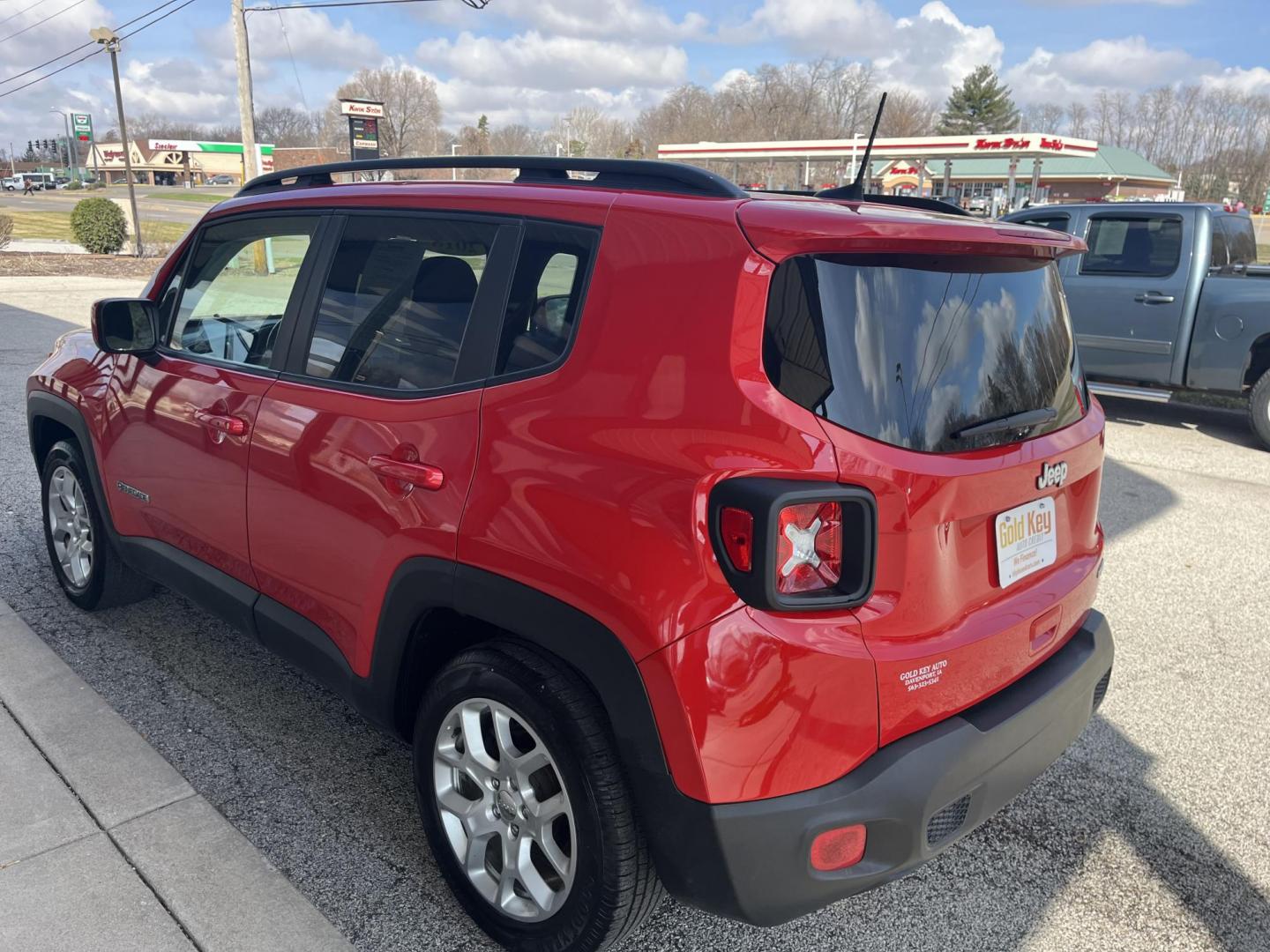 2018 Red Hot Jeep Renegade Latitude FWD (ZACCJABB8JP) with an 2.4L L4 DOHC 16V engine, 6M transmission, located at 1633 W Kimberly, Davenport, IA, 52806, (563) 323-5341, 41.559456, -90.598732 - Photo#3
