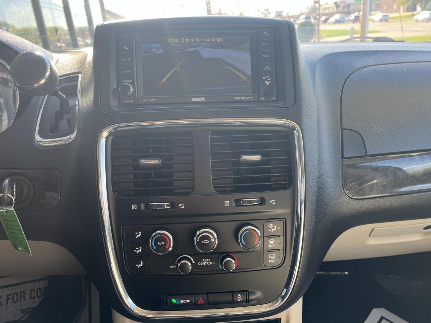 2015 Brilliant Black Crystal Pearlcoat Dodge Grand Caravan SXT (2C4RDGCG7FR) with an 3.6L V-6 DOHC engine, located at 1633 W Kimberly, Davenport, IA, 52806, (563) 323-5341, 41.559456, -90.598732 - Photo#6