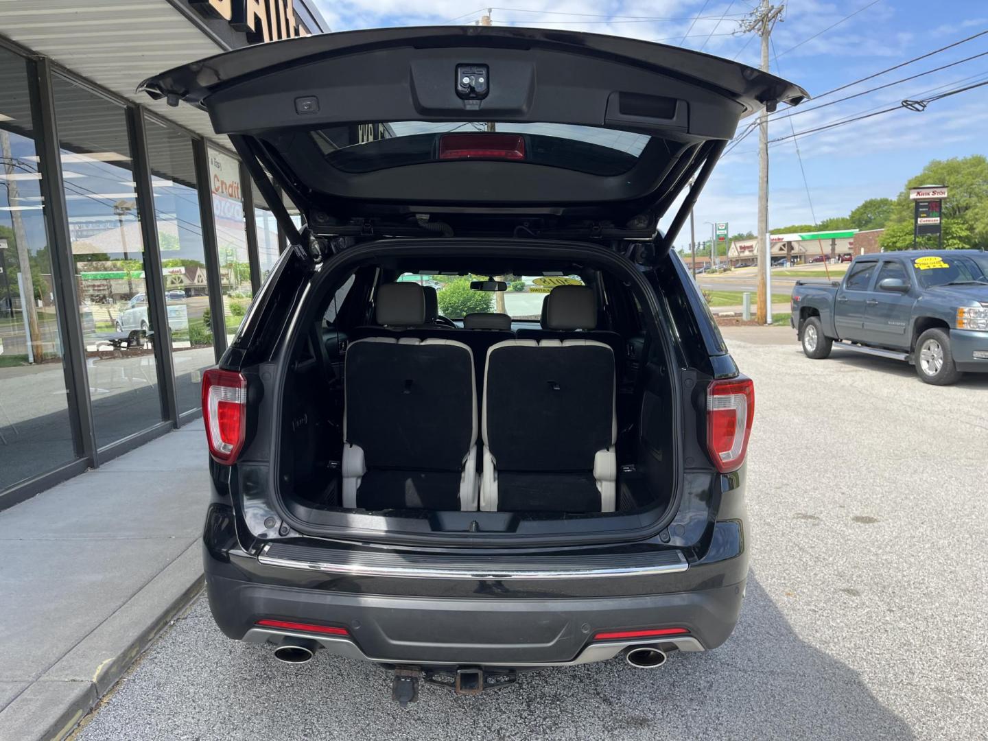 2018 Shadow Black Ford Explorer Limited (1FM5K8F84JG) with an EcoBoost 2.3L I-4 gasoline direct injection engine, located at 1633 W Kimberly, Davenport, IA, 52806, (563) 323-5341, 41.559456, -90.598732 - Photo#5