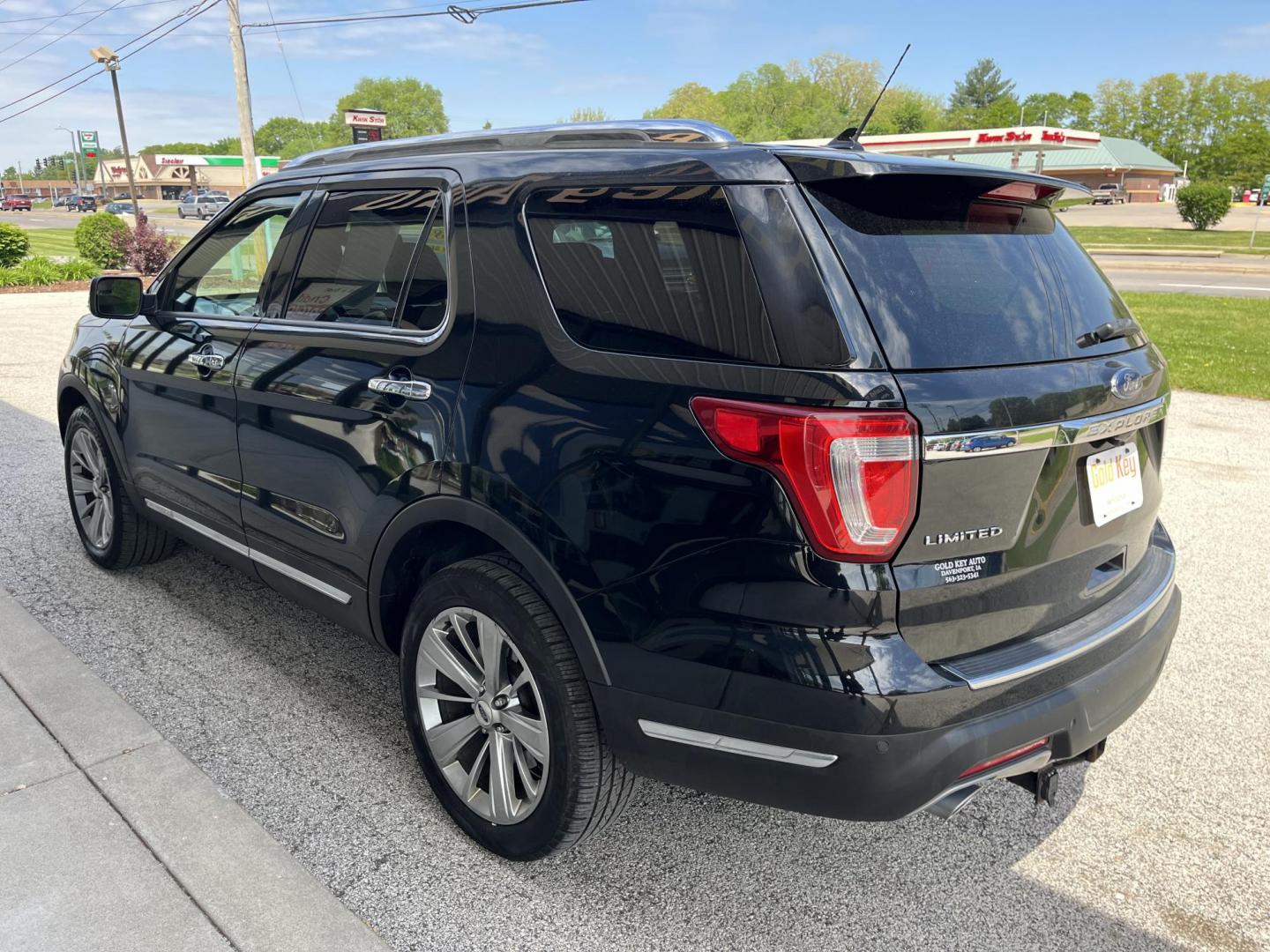 2018 Shadow Black Ford Explorer Limited (1FM5K8F84JG) with an EcoBoost 2.3L I-4 gasoline direct injection engine, located at 1633 W Kimberly, Davenport, IA, 52806, (563) 323-5341, 41.559456, -90.598732 - Photo#3