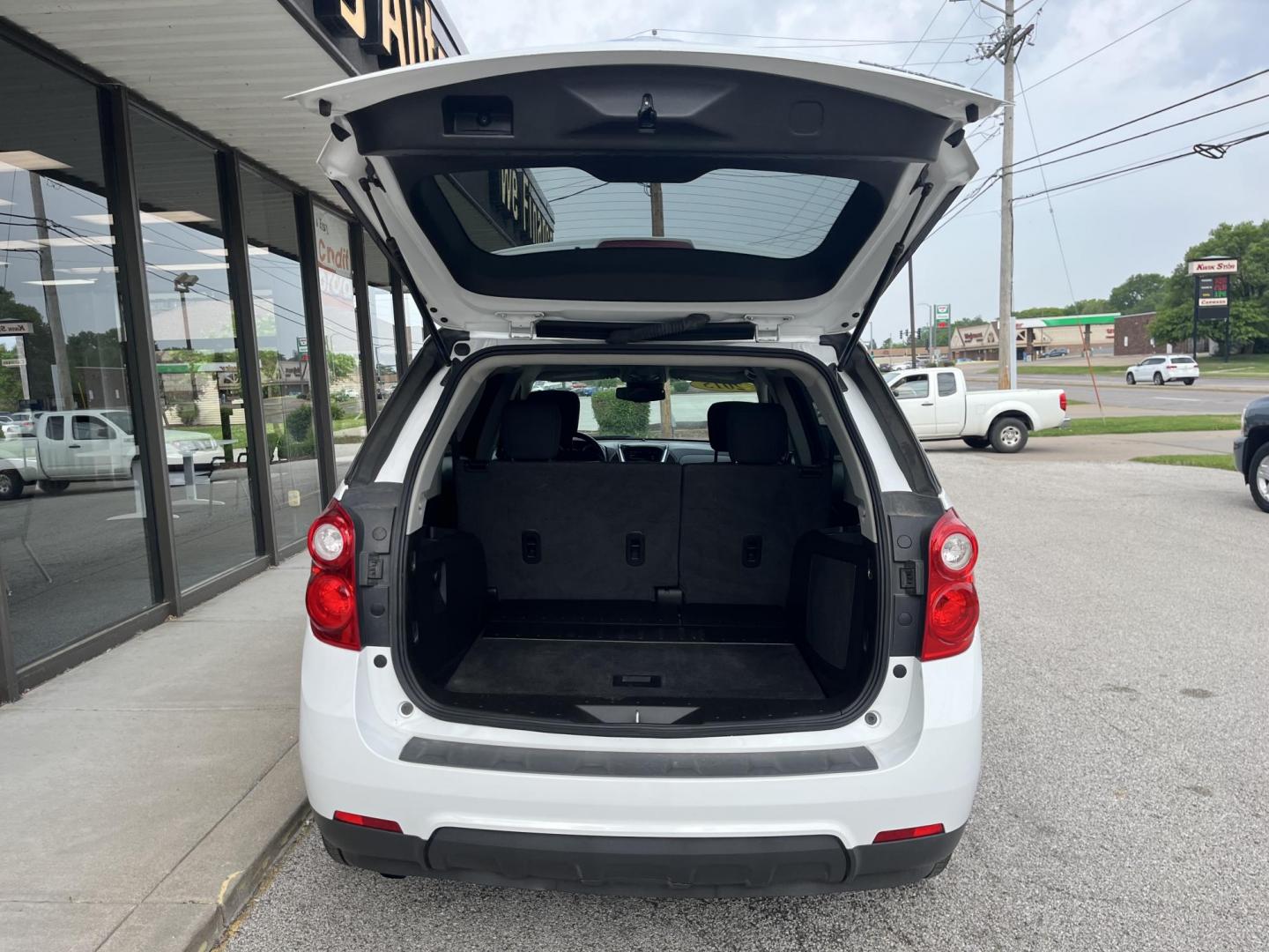 2015 White Diamond Tricoat Chevrolet Equinox 1LT (2GNALBEK1F6) , located at 1633 W Kimberly, Davenport, IA, 52806, (563) 323-5341, 41.559456, -90.598732 - Photo#5
