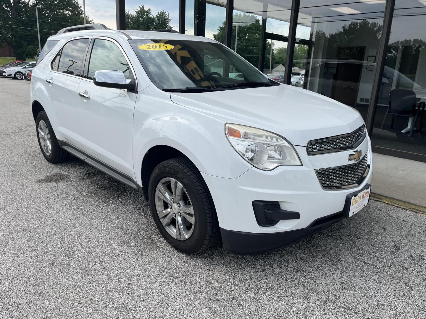 2015 White Diamond Tricoat Chevrolet Equinox 1LT (2GNALBEK1F6) , located at 1633 W Kimberly, Davenport, IA, 52806, (563) 323-5341, 41.559456, -90.598732 - Photo#2