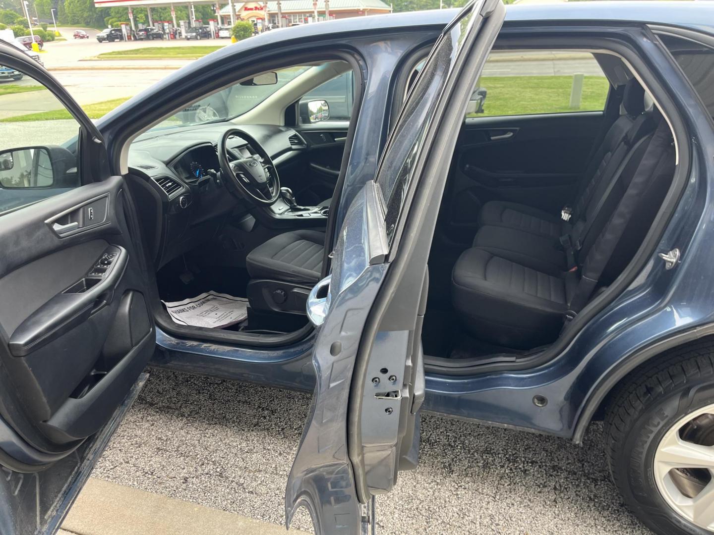 2018 Blue Metallic Ford Edge SE FWD (2FMPK3G95JB) with an 2.0L L4 DOHC 16V engine, 6-Speed Automatic transmission, located at 1633 W Kimberly, Davenport, IA, 52806, (563) 323-5341, 41.559456, -90.598732 - Photo#8