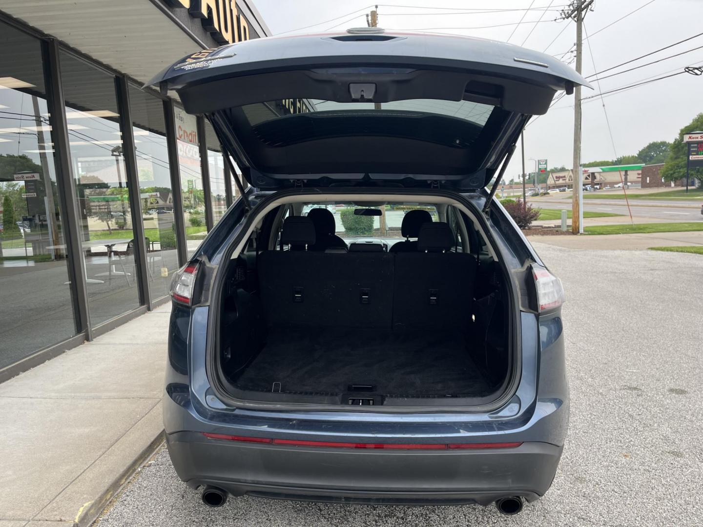 2018 Blue Metallic Ford Edge SE FWD (2FMPK3G95JB) with an 2.0L L4 DOHC 16V engine, 6-Speed Automatic transmission, located at 1633 W Kimberly, Davenport, IA, 52806, (563) 323-5341, 41.559456, -90.598732 - Photo#5