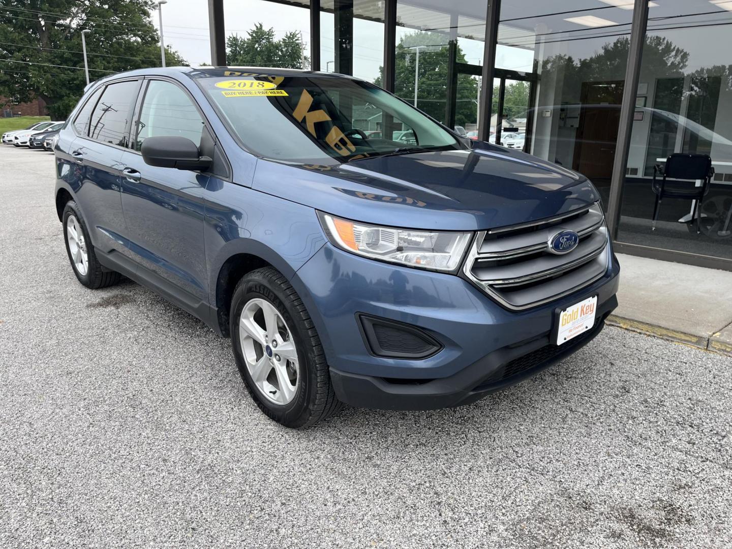 2018 Blue Metallic Ford Edge SE FWD (2FMPK3G95JB) with an 2.0L L4 DOHC 16V engine, 6-Speed Automatic transmission, located at 1633 W Kimberly, Davenport, IA, 52806, (563) 323-5341, 41.559456, -90.598732 - Photo#2