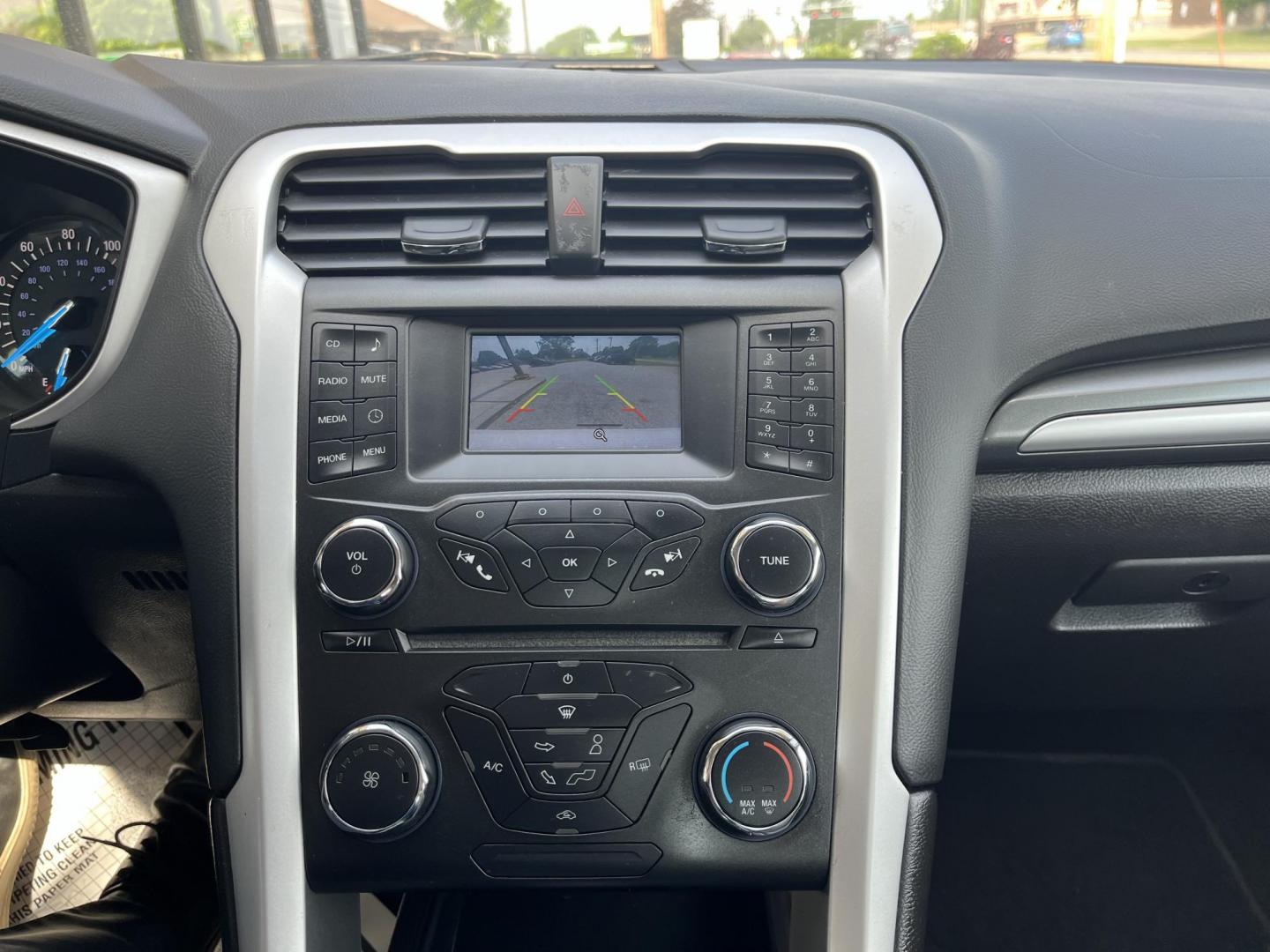 2016 Oxford White Ford Fusion S (3FA6P0G77GR) with an Duratec 2.5L I-4 DOHC engine, located at 1633 W Kimberly, Davenport, IA, 52806, (563) 323-5341, 41.559456, -90.598732 - Photo#7
