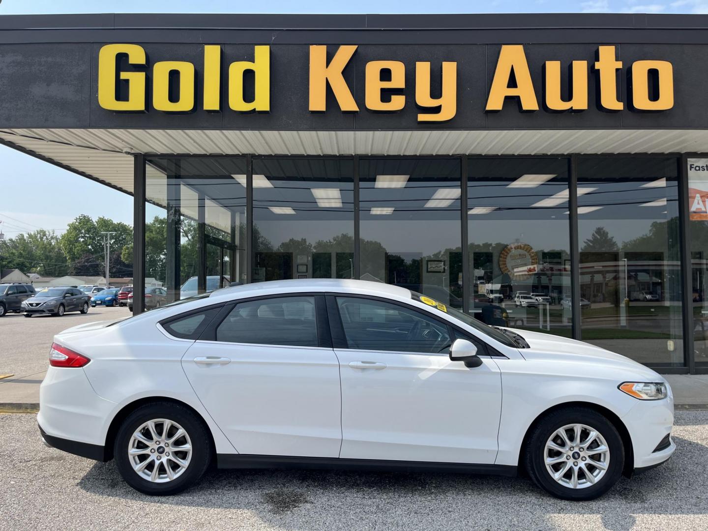 2016 Oxford White Ford Fusion S (3FA6P0G77GR) with an Duratec 2.5L I-4 DOHC engine, located at 1633 W Kimberly, Davenport, IA, 52806, (563) 323-5341, 41.559456, -90.598732 - Photo#0