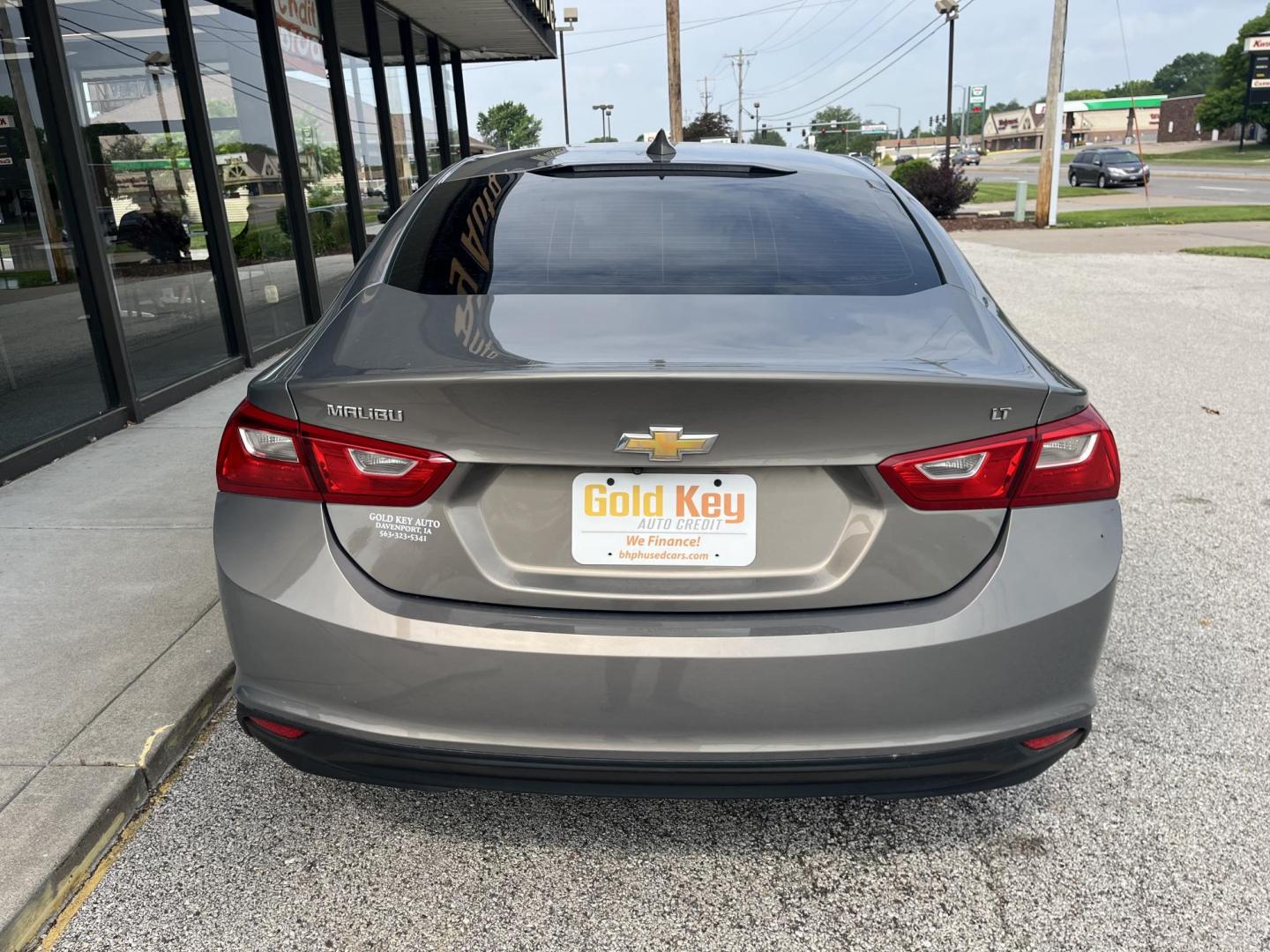 2017 Autumn Bronze Metallic Chevrolet Malibu 1LT (1G1ZE5ST4HF) with an 1.5L I-4 gasoline direct injection engine, located at 1633 W Kimberly, Davenport, IA, 52806, (563) 323-5341, 41.559456, -90.598732 - Photo#4