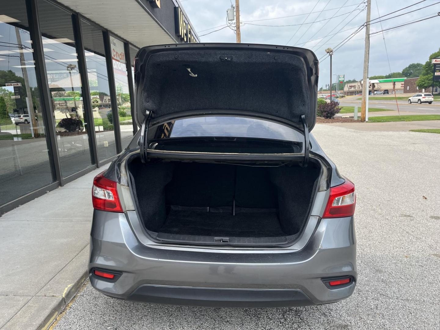 2018 Gun Metallic Nissan Sentra SV (3N1AB7AP8JL) with an 1.8L I-4 DOHC engine, located at 1633 W Kimberly, Davenport, IA, 52806, (563) 323-5341, 41.559456, -90.598732 - Photo#5