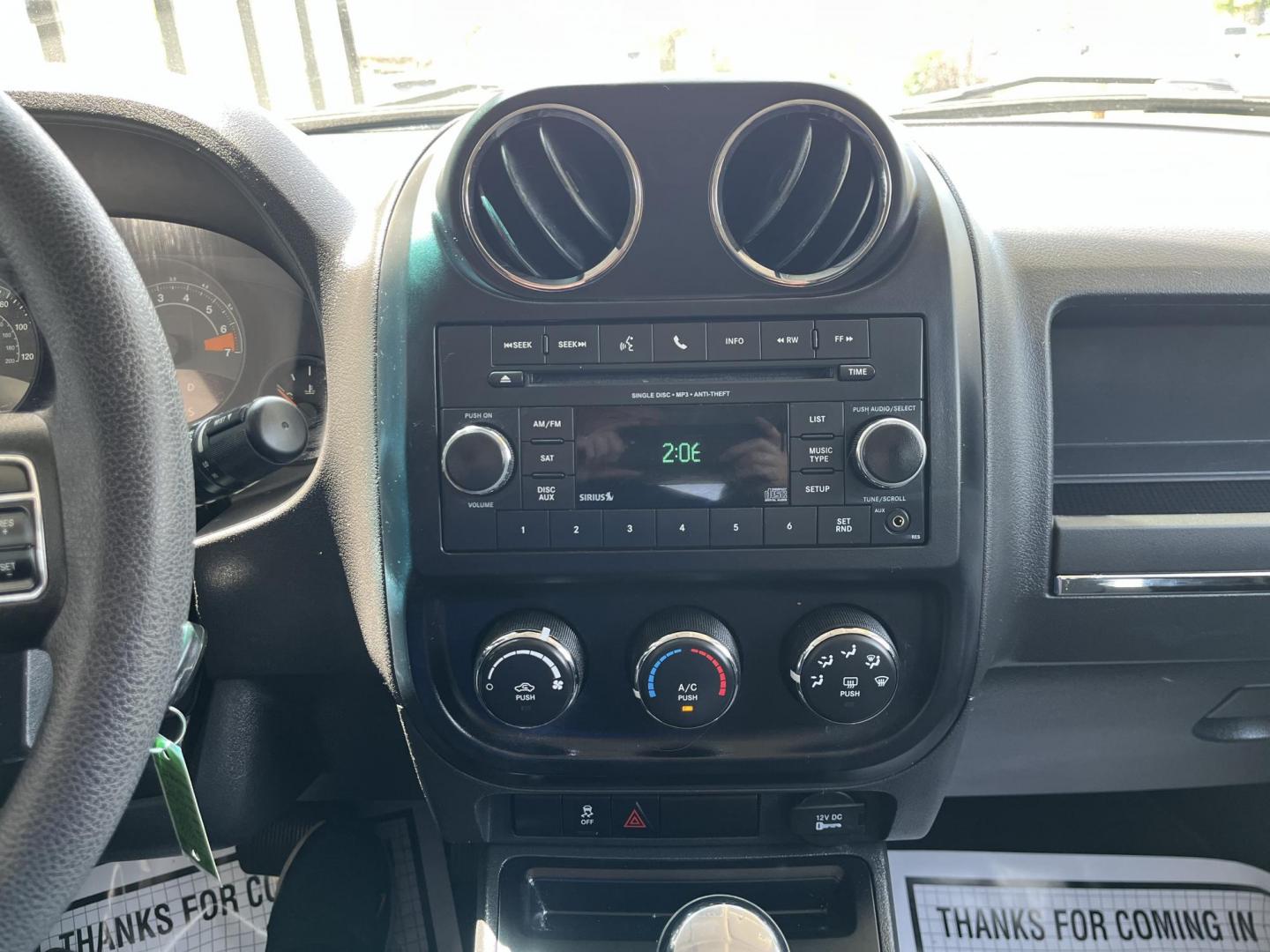 2015 Bright White Clearcoat Jeep Patriot Altitude Edition (1C4NJPBAXFD) with an 2L I-4 DOHC engine, located at 1633 W Kimberly, Davenport, IA, 52806, (563) 323-5341, 41.559456, -90.598732 - Photo#7