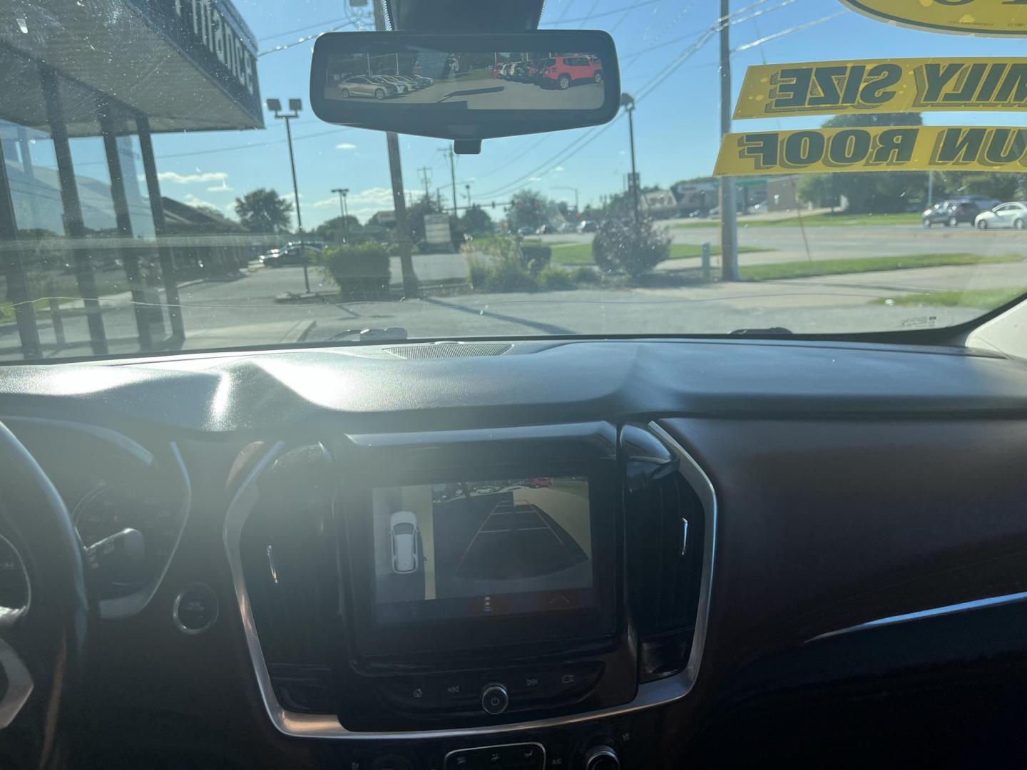 2018 Summit White Chevrolet Traverse High Country AWD (1GNEVKKW4JJ) with an 3.6L V6 DOHC 24V engine, 9A transmission, located at 1633 W Kimberly, Davenport, IA, 52806, (563) 323-5341, 41.559456, -90.598732 - Photo#7