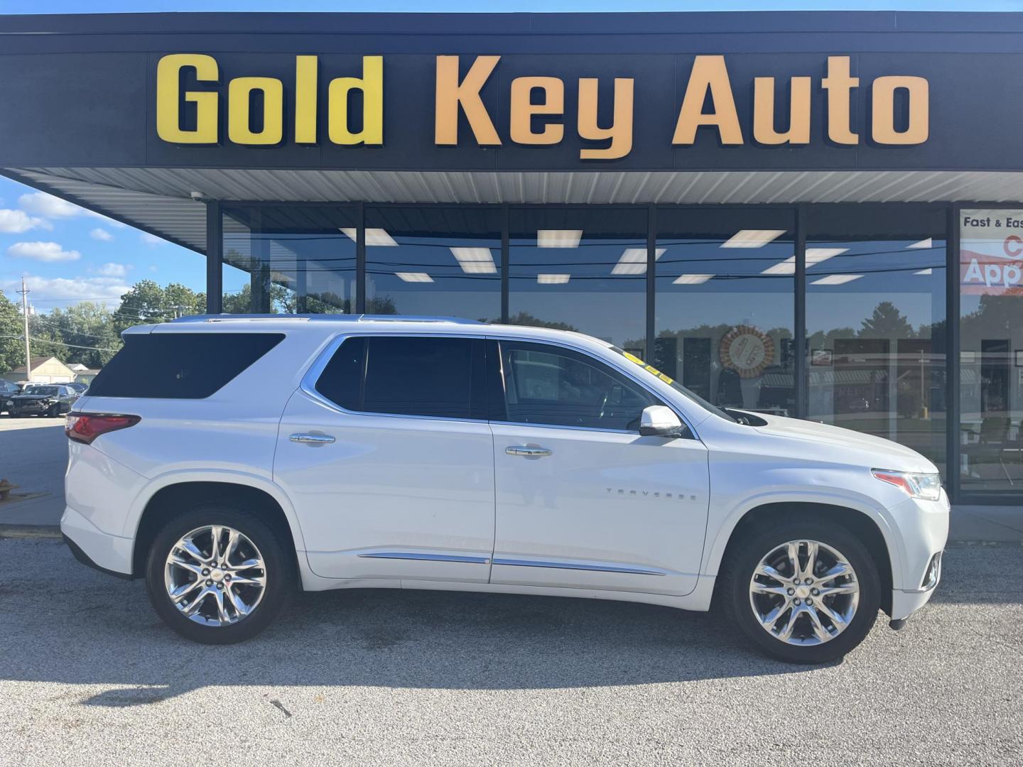 2018 Summit White Chevrolet Traverse High Country AWD (1GNEVKKW4JJ) with an 3.6L V6 DOHC 24V engine, 9A transmission, located at 1633 W Kimberly, Davenport, IA, 52806, (563) 323-5341, 41.559456, -90.598732 - Photo#0