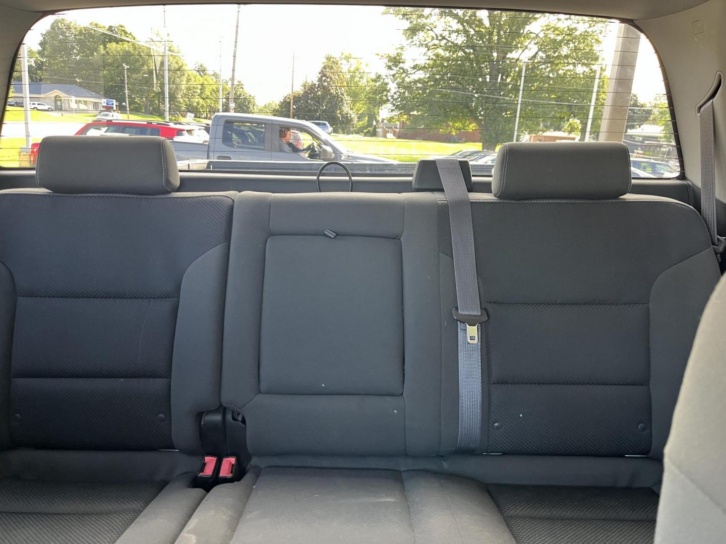 2015 Deep Ocean Blue Metallic Chevrolet Silverado 1500 2LT (3GCUKREC7FG) with an EcoTec3 4.3L V-6 gasoline direct injection engine, located at 1633 W Kimberly, Davenport, IA, 52806, (563) 323-5341, 41.559456, -90.598732 - Photo#9