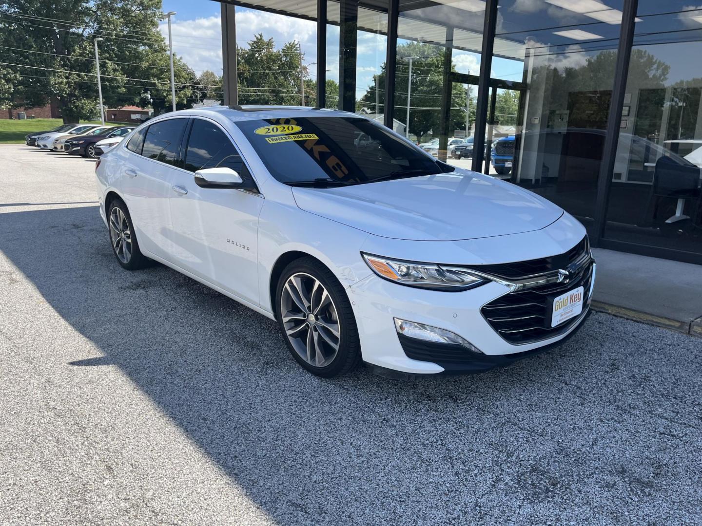 2020 White Chevrolet Malibu Premier (1G1ZE5SX9LF) with an 2.0L L4 DOHC 16V engine, 6-Speed Automatic transmission, located at 1633 W Kimberly, Davenport, IA, 52806, (563) 323-5341, 41.559456, -90.598732 - Photo#2