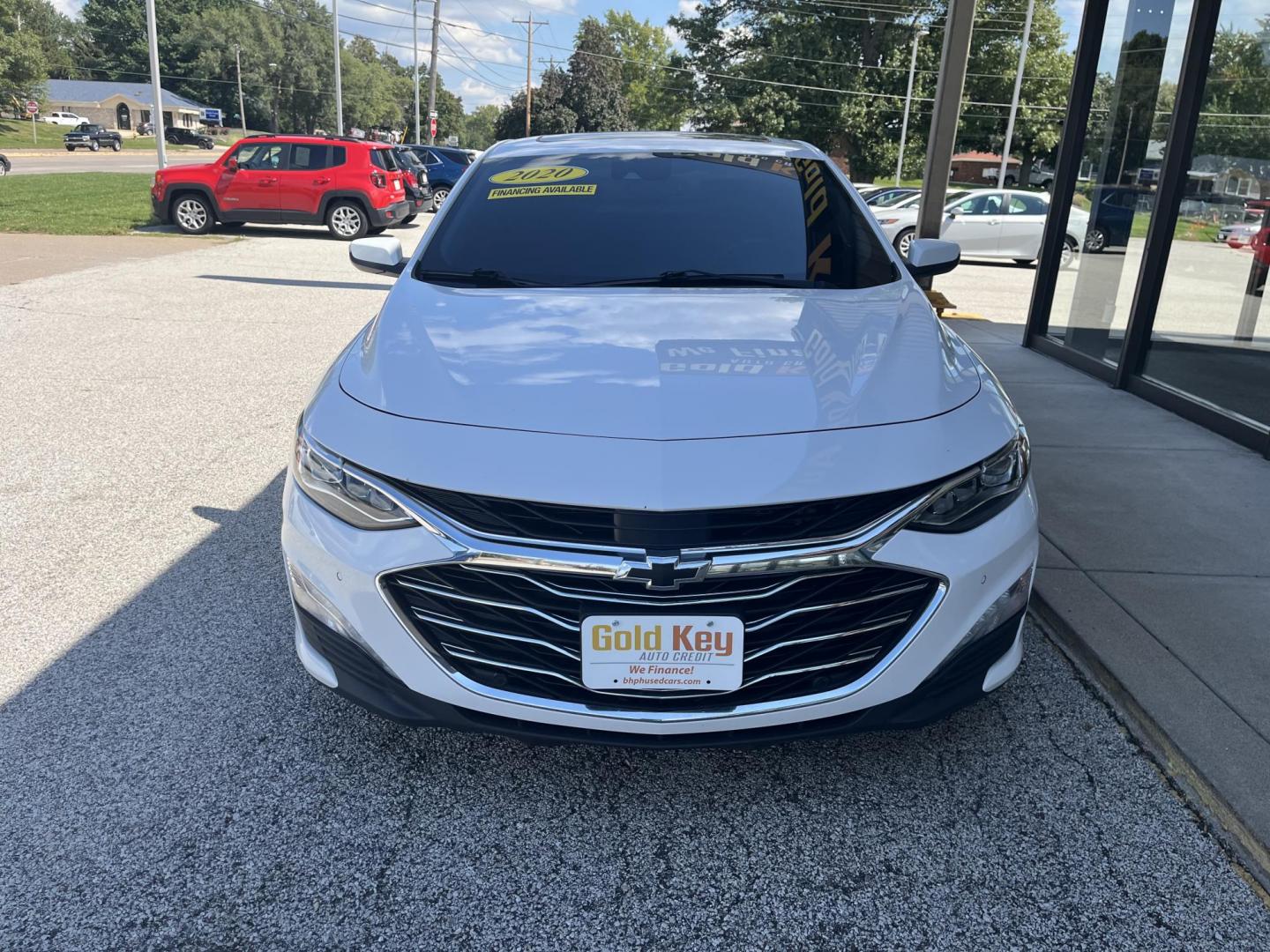 2020 White Chevrolet Malibu Premier (1G1ZE5SX9LF) with an 2.0L L4 DOHC 16V engine, 6-Speed Automatic transmission, located at 1633 W Kimberly, Davenport, IA, 52806, (563) 323-5341, 41.559456, -90.598732 - Photo#1
