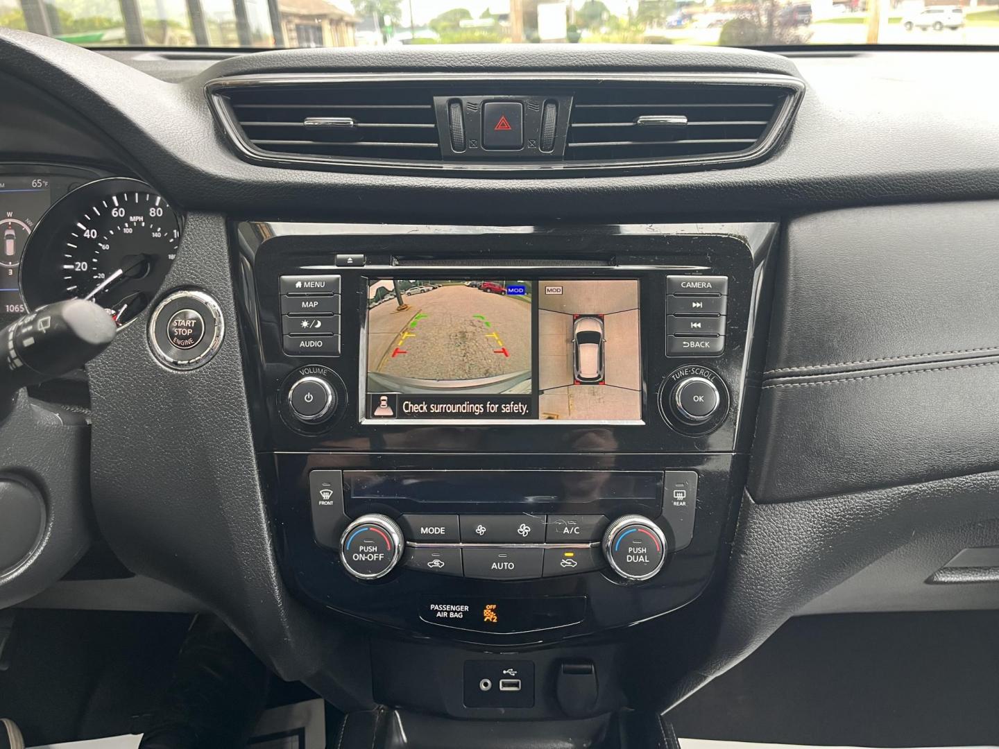 2018 Titanium Metallic Nissan Rogue SV AWD (5N1AT2MV3JC) with an 2.5L L4 DOHC 16V engine, CVT transmission, located at 1633 W Kimberly, Davenport, IA, 52806, (563) 323-5341, 41.559456, -90.598732 - Photo#7