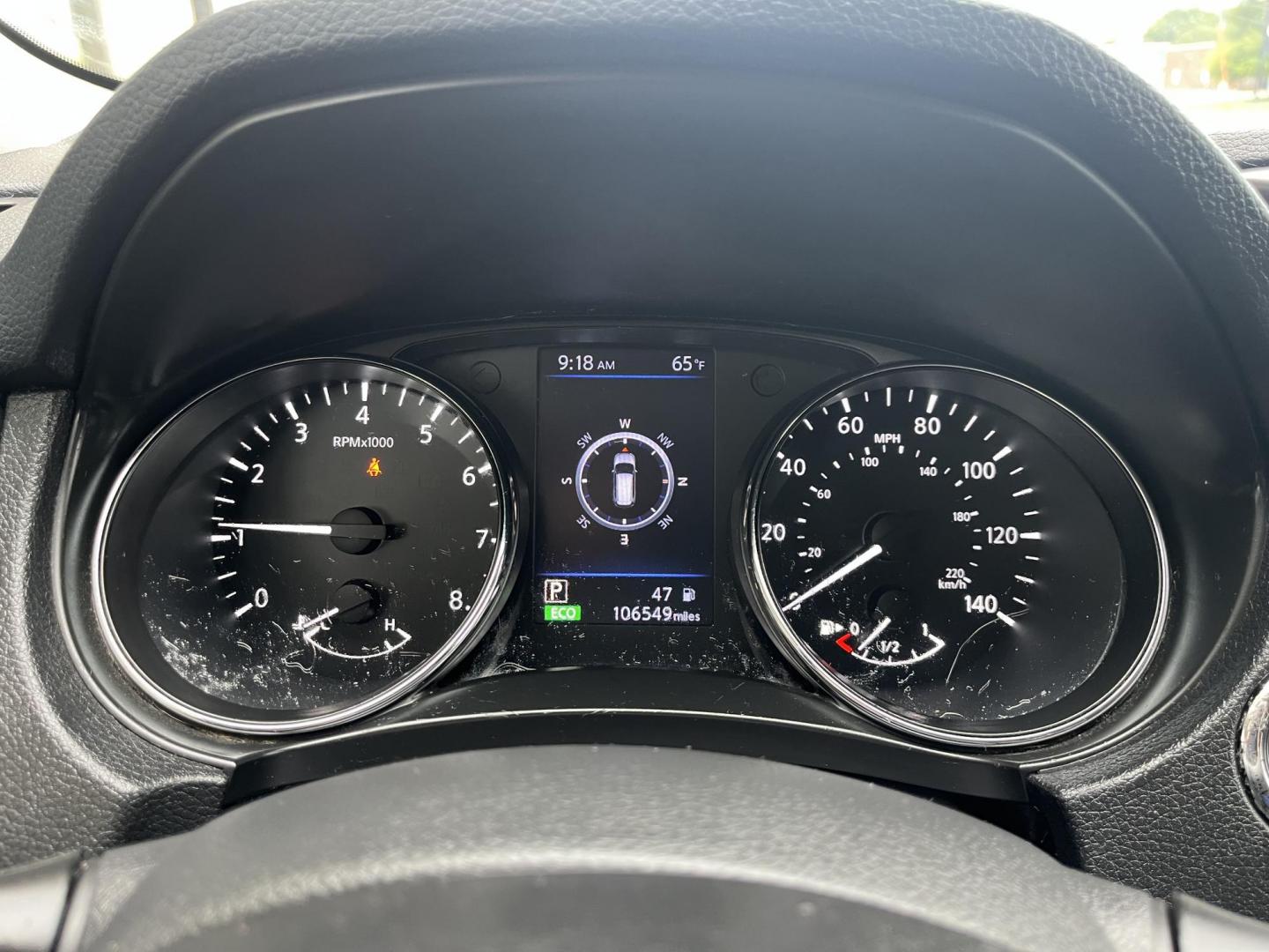 2018 Titanium Metallic Nissan Rogue SV AWD (5N1AT2MV3JC) with an 2.5L L4 DOHC 16V engine, CVT transmission, located at 1633 W Kimberly, Davenport, IA, 52806, (563) 323-5341, 41.559456, -90.598732 - Photo#6