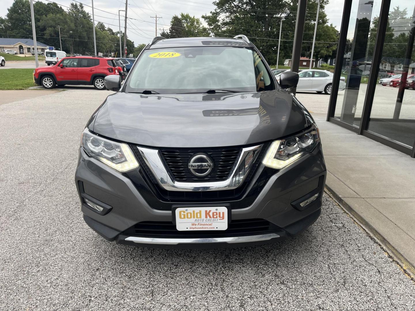 2018 Titanium Metallic Nissan Rogue SV AWD (5N1AT2MV3JC) with an 2.5L L4 DOHC 16V engine, CVT transmission, located at 1633 W Kimberly, Davenport, IA, 52806, (563) 323-5341, 41.559456, -90.598732 - Photo#1
