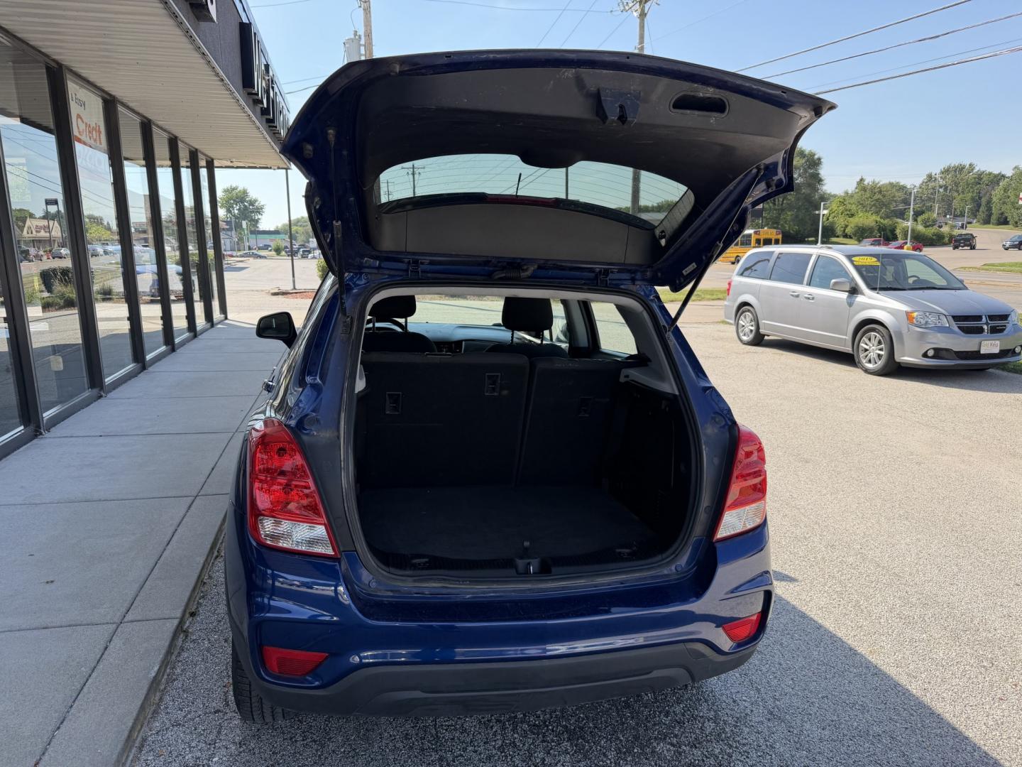 2017 Blue Chevrolet Trax LS (3GNCJKSB5HL) with an Ecotec 1.4L I-4 DOHC engine, located at 1633 W Kimberly, Davenport, IA, 52806, (563) 323-5341, 41.559456, -90.598732- Photo#4