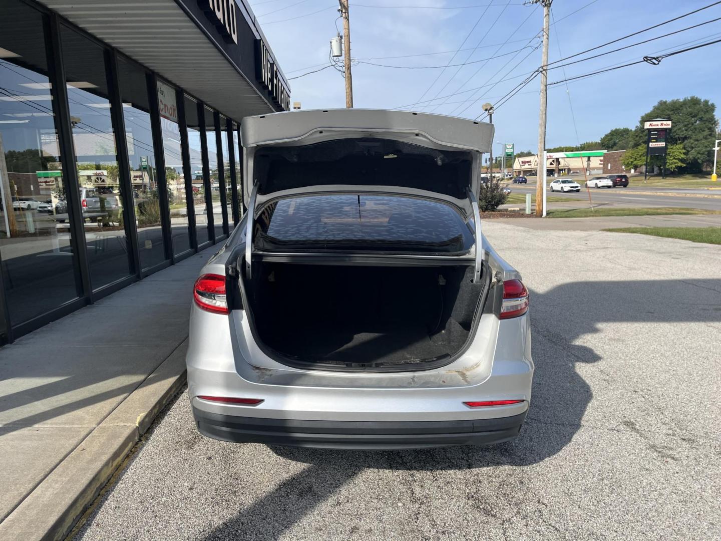 2019 Ingot Silver Metallic Ford Fusion S (3FA6P0G79KR) with an Duratec 2.5L I-4 DOHC engine, located at 1633 W Kimberly, Davenport, IA, 52806, (563) 323-5341, 41.559456, -90.598732 - Photo#5
