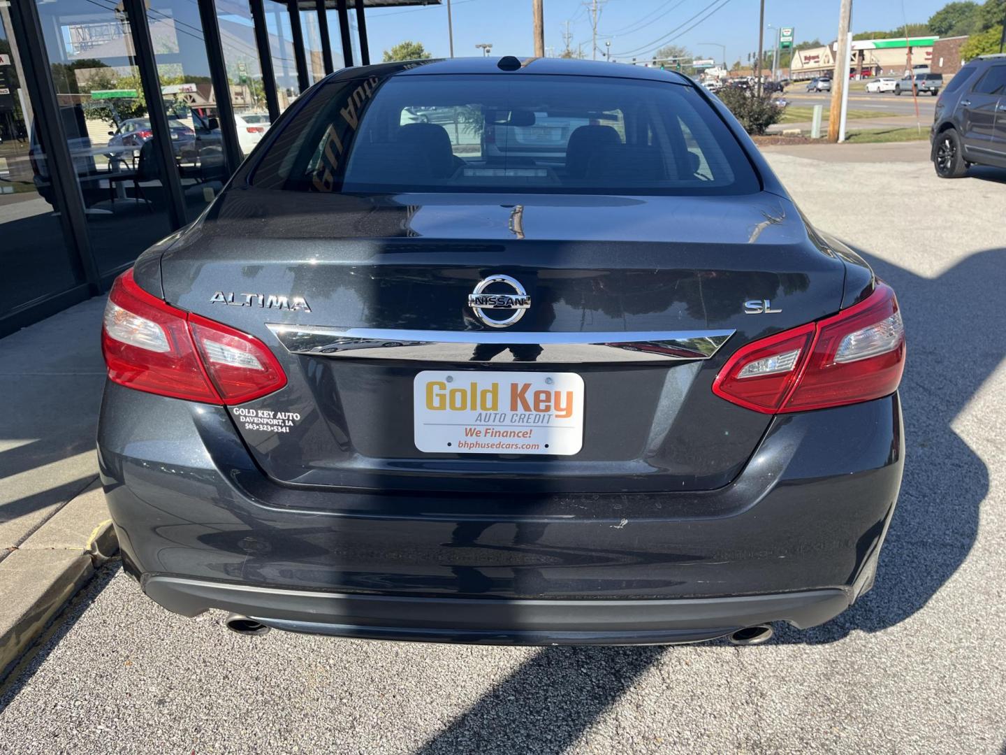 2018 Gun Metallic Nissan Altima 2.5 SL (1N4AL3AP2JC) with an 2.5L I-4 DOHC engine, located at 1633 W Kimberly, Davenport, IA, 52806, (563) 323-5341, 41.559456, -90.598732 - Photo#4