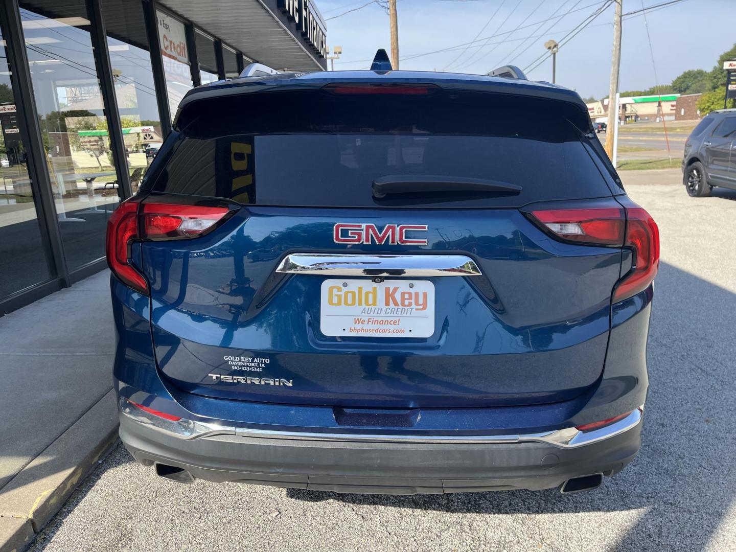 2020 Blue Emerald Metallic GMC Terrain FWD SLT (3GKALPEX2LL) , located at 1633 W Kimberly, Davenport, IA, 52806, (563) 323-5341, 41.559456, -90.598732 - Photo#4