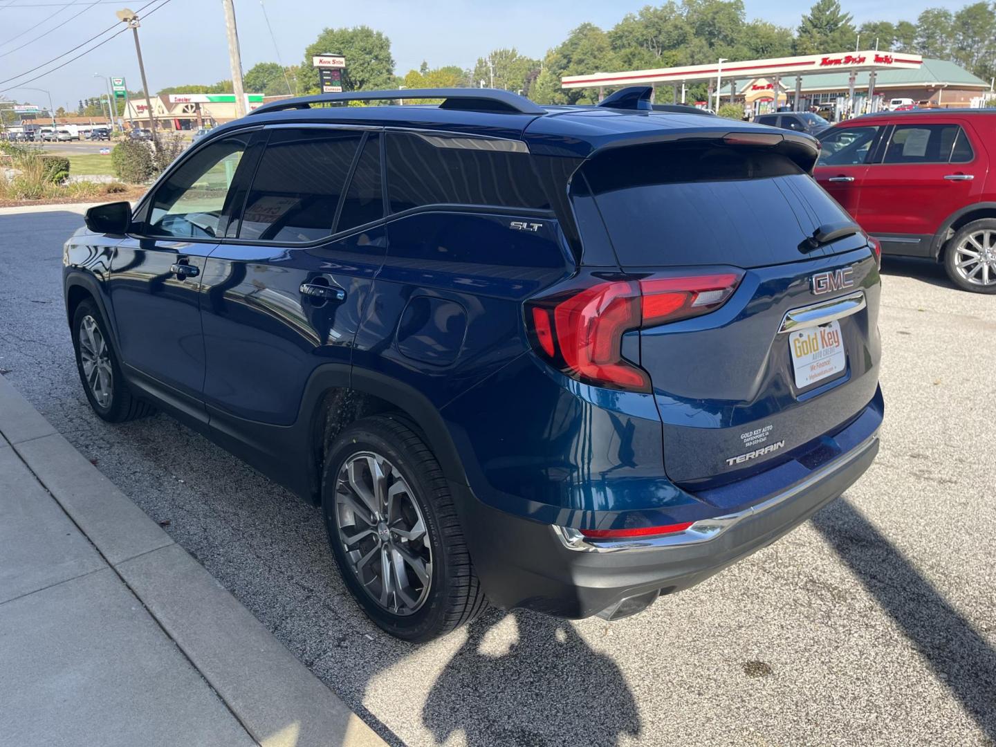 2020 Blue Emerald Metallic GMC Terrain FWD SLT (3GKALPEX2LL) , located at 1633 W Kimberly, Davenport, IA, 52806, (563) 323-5341, 41.559456, -90.598732 - Photo#3