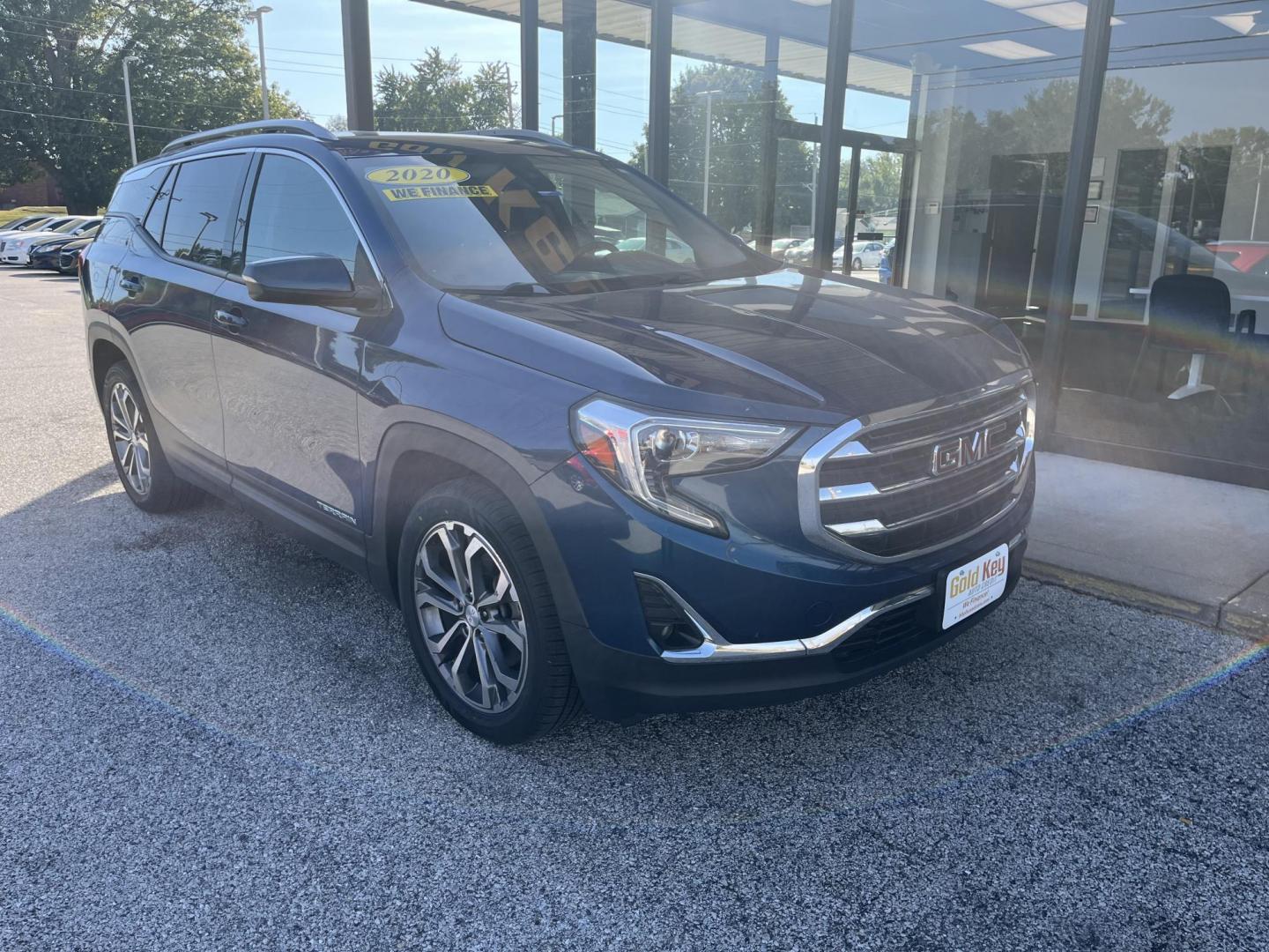 2020 Blue Emerald Metallic GMC Terrain FWD SLT (3GKALPEX2LL) , located at 1633 W Kimberly, Davenport, IA, 52806, (563) 323-5341, 41.559456, -90.598732 - Photo#2