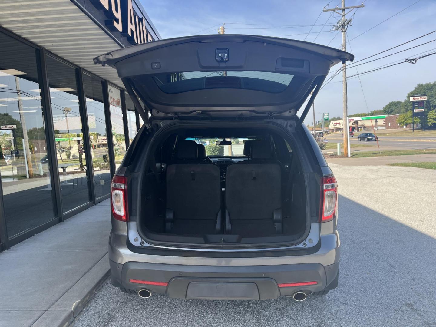2013 Sterling Grey Metall Ford Explorer Limited 4WD (1FM5K8F86DG) with an 3.5L V6 DOHC 24V engine, 6-Speed Automatic transmission, located at 1633 W Kimberly, Davenport, IA, 52806, (563) 323-5341, 41.559456, -90.598732 - Photo#5