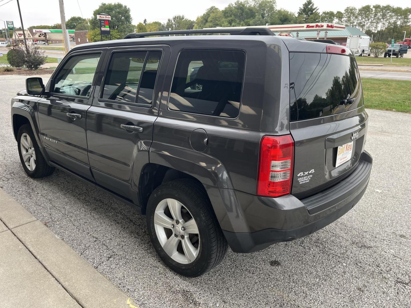 2016 Gun Metallic Jeep Patriot Latitude 4WD (1C4NJRFB8GD) with an 2.4L L4 DOHC 16V engine, located at 1633 W Kimberly, Davenport, IA, 52806, (563) 323-5341, 41.559456, -90.598732 - Photo#3