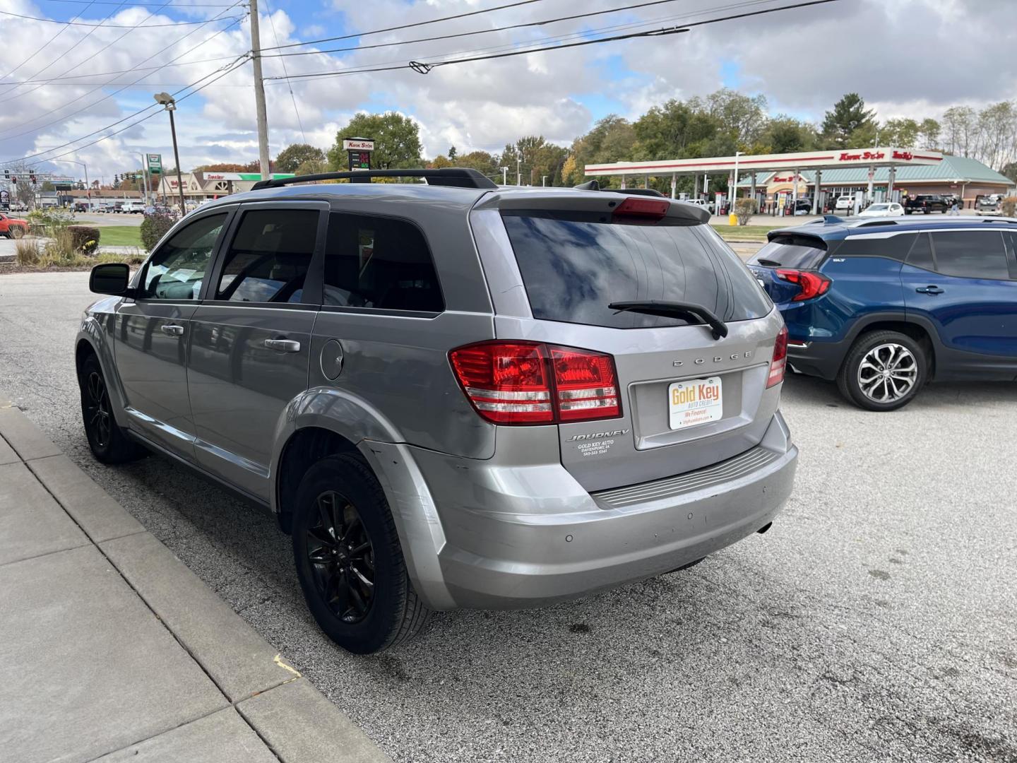 2020 Billet Clearcoat Dodge Journey SE Value (3C4PDCABXLT) with an Tigershark MultiAir 2.4L I-4 DOHC engine, located at 1633 W Kimberly, Davenport, IA, 52806, (563) 323-5341, 41.559456, -90.598732 - Photo#3