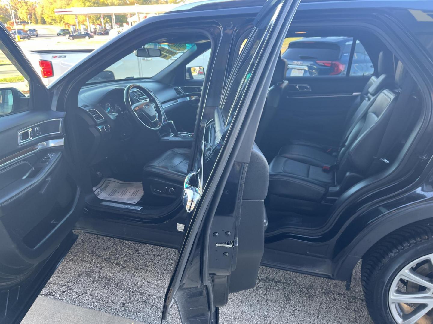 2016 Shadow Black Ford Explorer Limited (1FM5K8F86GG) with an EcoBoost 2.3L I-4 gasoline direct injection engine, located at 1633 W Kimberly, Davenport, IA, 52806, (563) 323-5341, 41.559456, -90.598732 - Photo#7