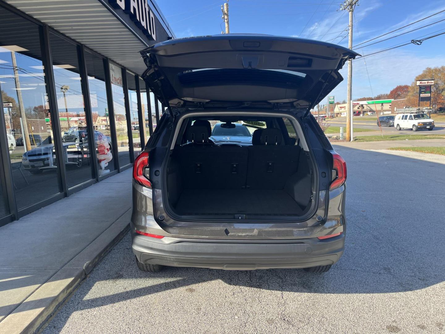2019 Graphite Gray Metallic GMC Terrain SLE (3GKALMEV8KL) , located at 1633 W Kimberly, Davenport, IA, 52806, (563) 323-5341, 41.559456, -90.598732 - Photo#5