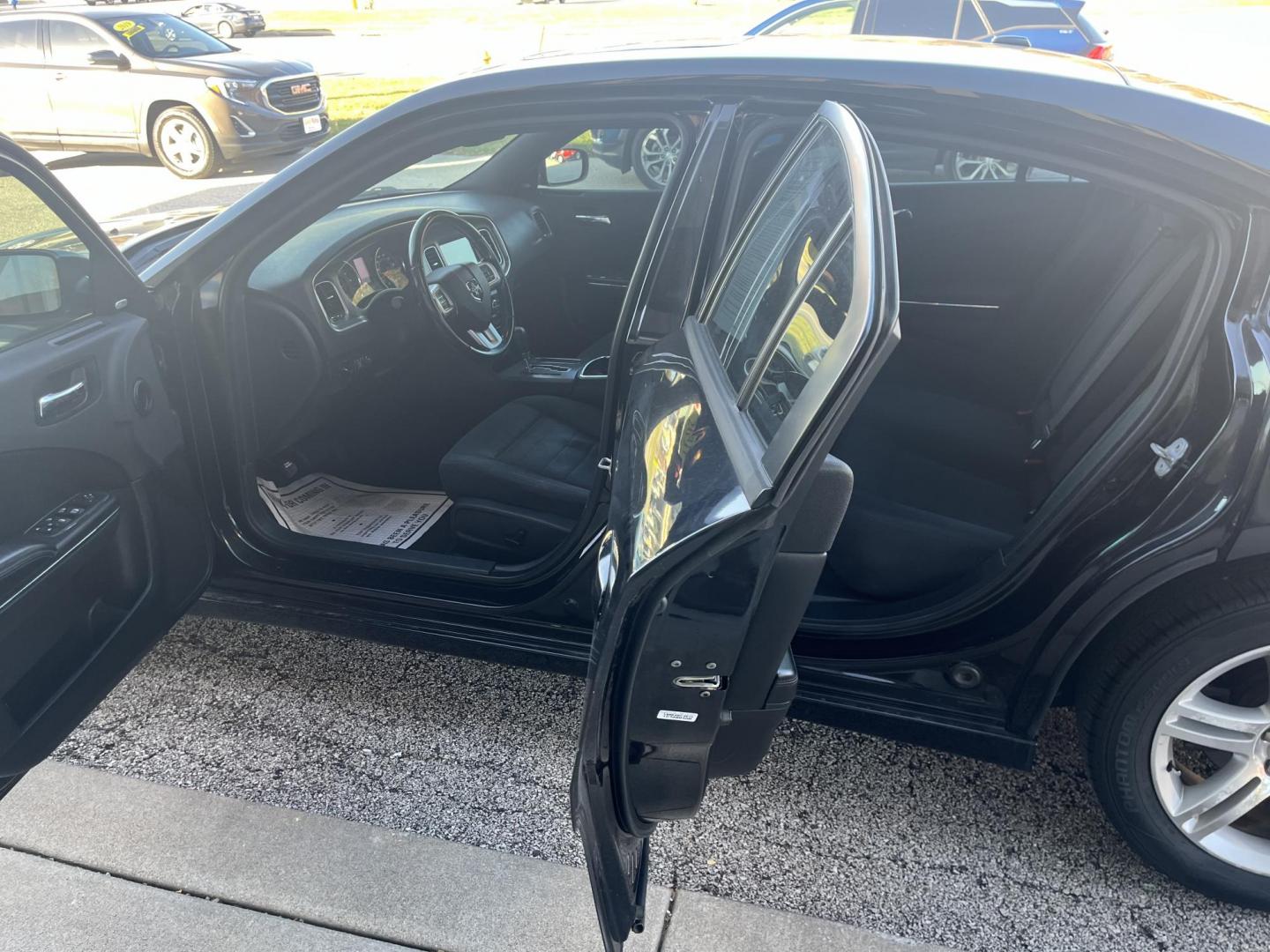 2011 Black Dodge Charger SE (2B3CL3CG6BH) , located at 1633 W Kimberly, Davenport, IA, 52806, (563) 323-5341, 41.559456, -90.598732 - Photo#8