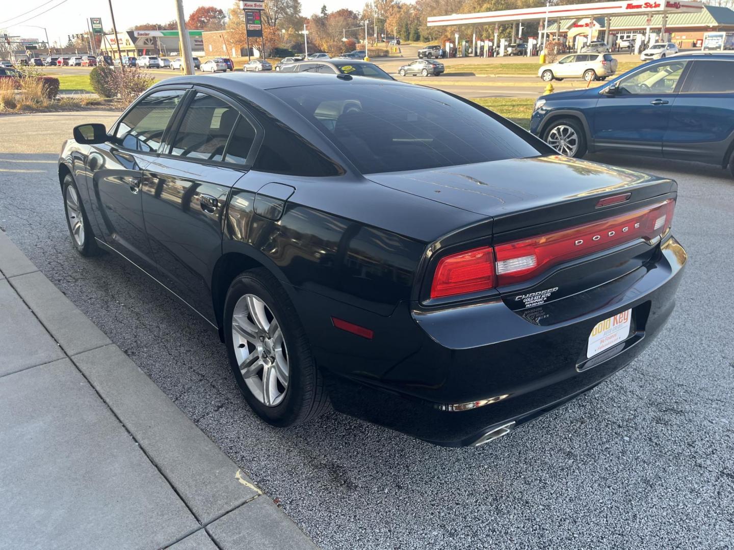 2011 Black Dodge Charger SE (2B3CL3CG6BH) , located at 1633 W Kimberly, Davenport, IA, 52806, (563) 323-5341, 41.559456, -90.598732 - Photo#3