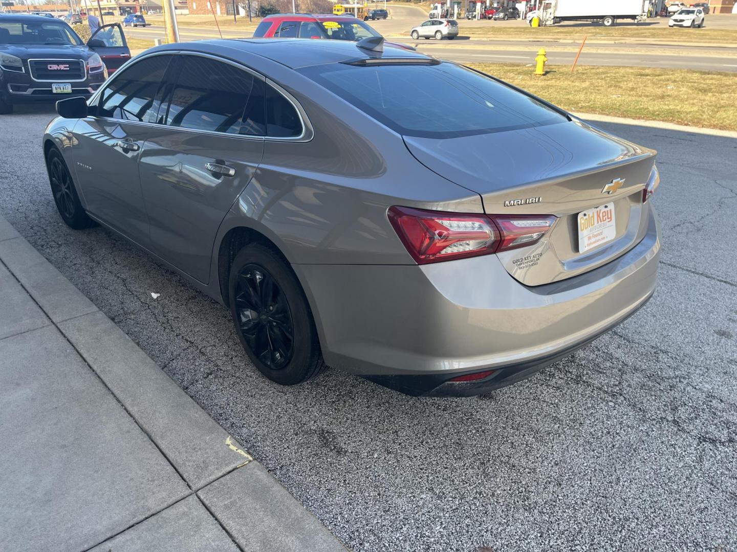 2022 Dark Ash Metallic Chevrolet Malibu FWD LT (1G1ZD5ST1NF) with an ECOTEC 1.5L I-4 gasoline direct injection engine, located at 1633 W Kimberly, Davenport, IA, 52806, (563) 323-5341, 41.559456, -90.598732 - Photo#3