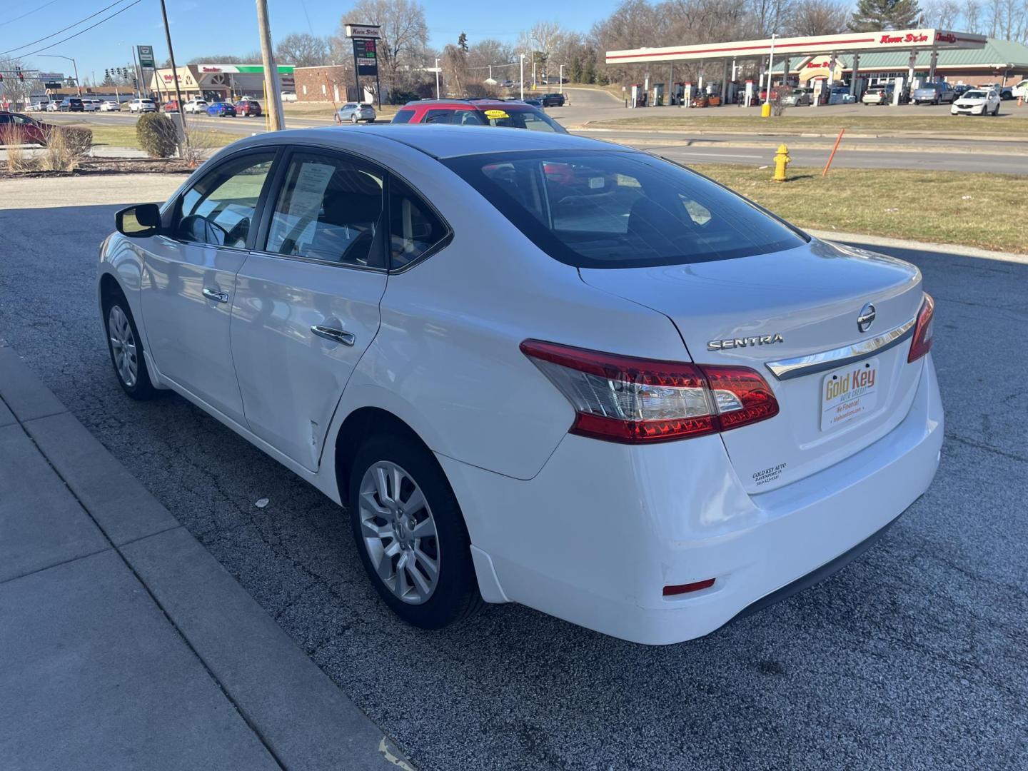 2015 White Nissan Sentra S (3N1AB7AP4FY) with an 1.8L I-4 DOHC engine, located at 1633 W Kimberly, Davenport, IA, 52806, (563) 323-5341, 41.559456, -90.598732 - Photo#3