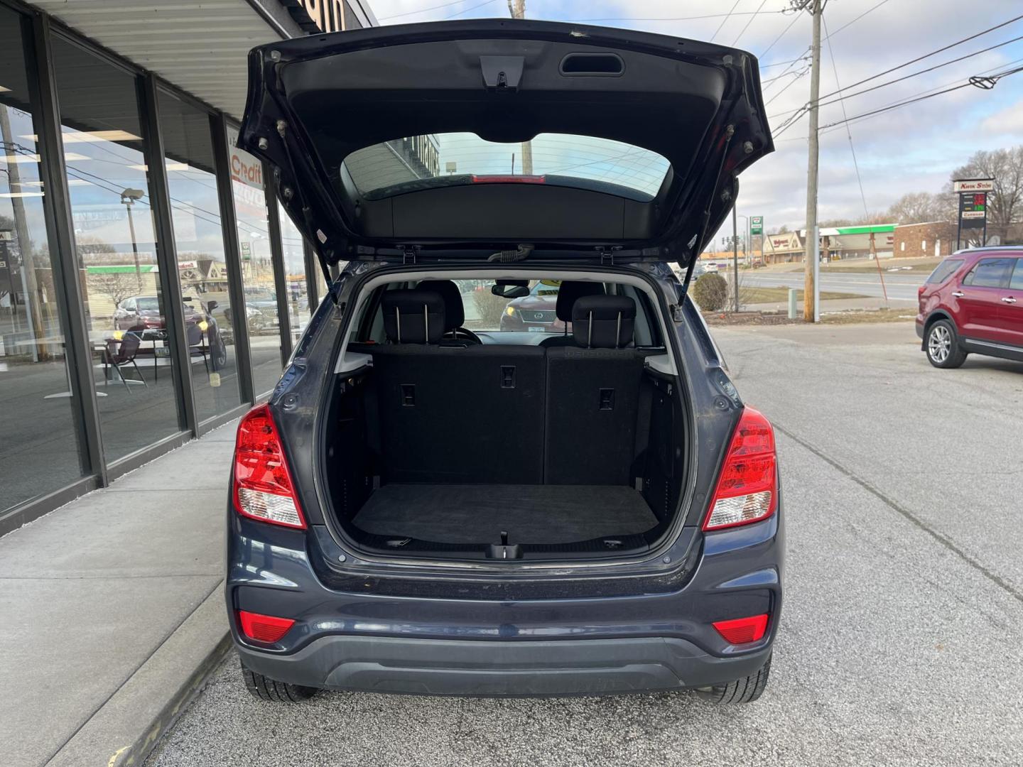 2019 Nightfall Gray Metallic Chevrolet Trax LS (3GNCJKSB3KL) with an Ecotec 1.4L I-4 DOHC engine, located at 1633 W Kimberly, Davenport, IA, 52806, (563) 323-5341, 41.559456, -90.598732 - Photo#5