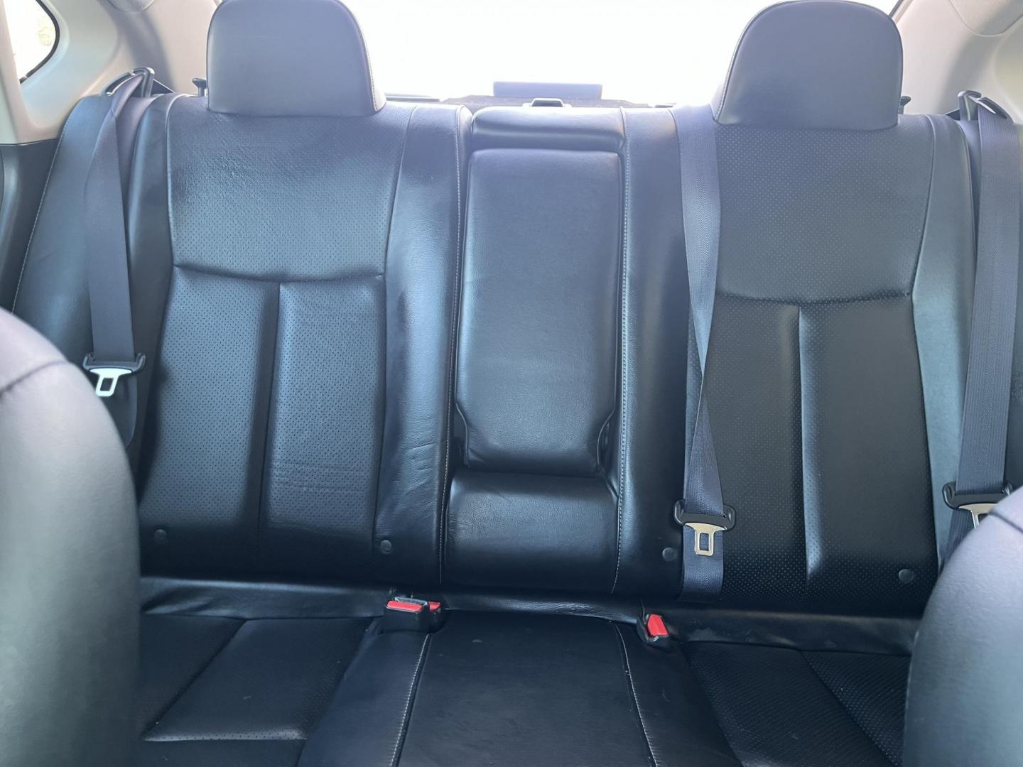 2015 Aspen White Nissan Sentra SL (3N1AB7AP2FY) with an 1.8L I-4 DOHC engine, located at 1633 W Kimberly, Davenport, IA, 52806, (563) 323-5341, 41.559456, -90.598732 - Photo#9