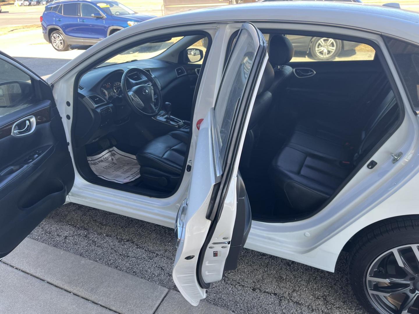 2015 Aspen White Nissan Sentra SL (3N1AB7AP2FY) with an 1.8L I-4 DOHC engine, located at 1633 W Kimberly, Davenport, IA, 52806, (563) 323-5341, 41.559456, -90.598732 - Photo#8