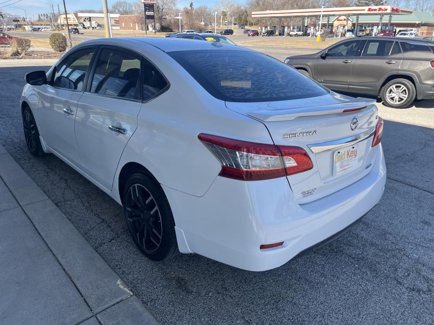 2015 Aspen White Nissan Sentra SL (3N1AB7AP2FY) with an 1.8L I-4 DOHC engine, located at 1633 W Kimberly, Davenport, IA, 52806, (563) 323-5341, 41.559456, -90.598732 - Photo#3