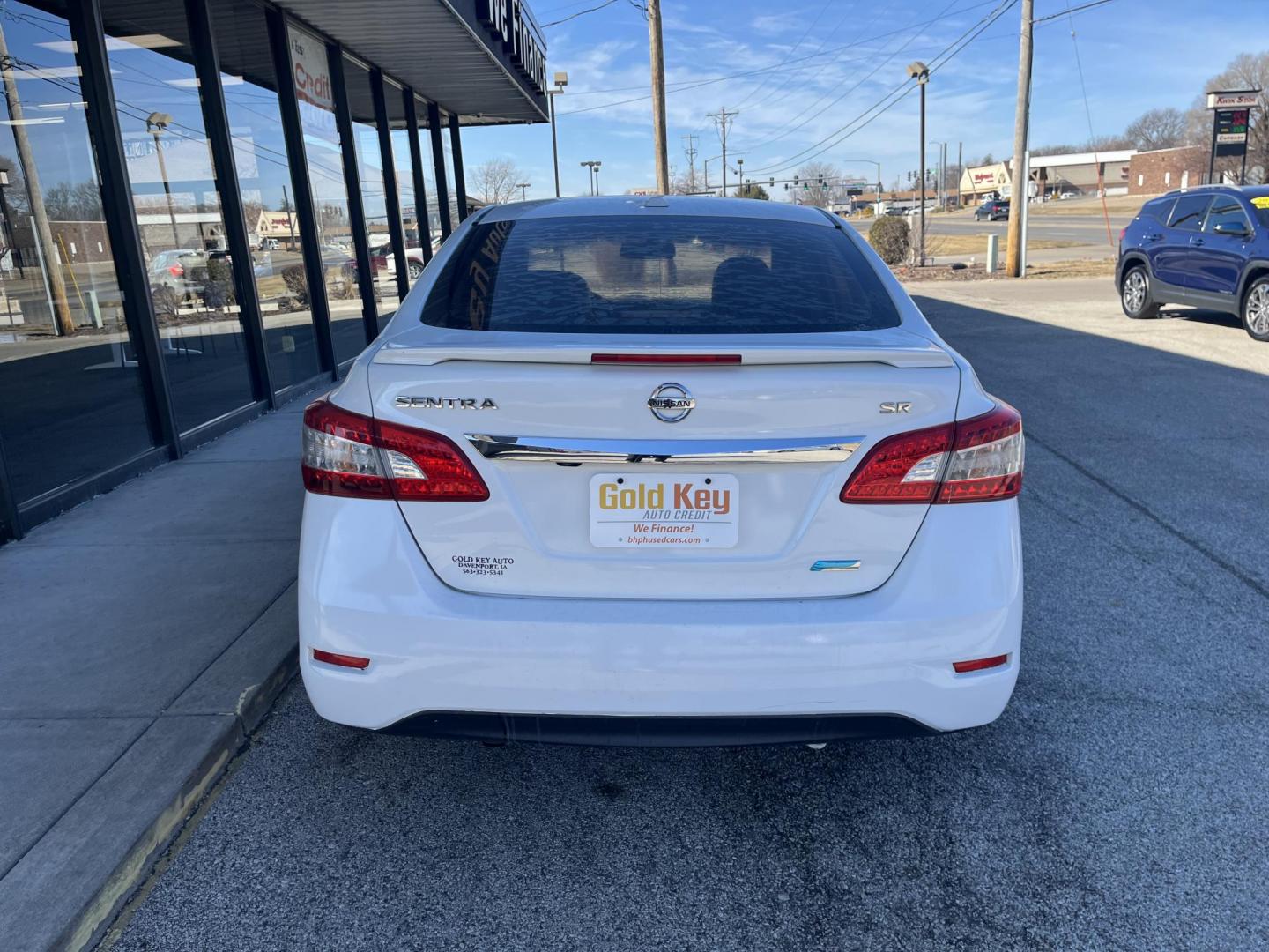 2015 Aspen White Nissan Sentra SL (3N1AB7AP2FY) with an 1.8L I-4 DOHC engine, located at 1633 W Kimberly, Davenport, IA, 52806, (563) 323-5341, 41.559456, -90.598732 - Photo#4