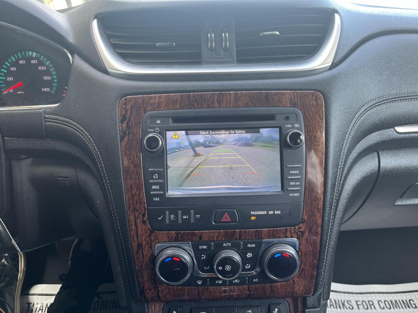 2013 Titanium Metallic Chevrolet Traverse 2LT FWD (1GNKRJKD2DJ) with an 3.6L V6 DOHC 24V engine, 6-Speed Automatic transmission, located at 1633 W Kimberly, Davenport, IA, 52806, (563) 323-5341, 41.559456, -90.598732 - Photo#7