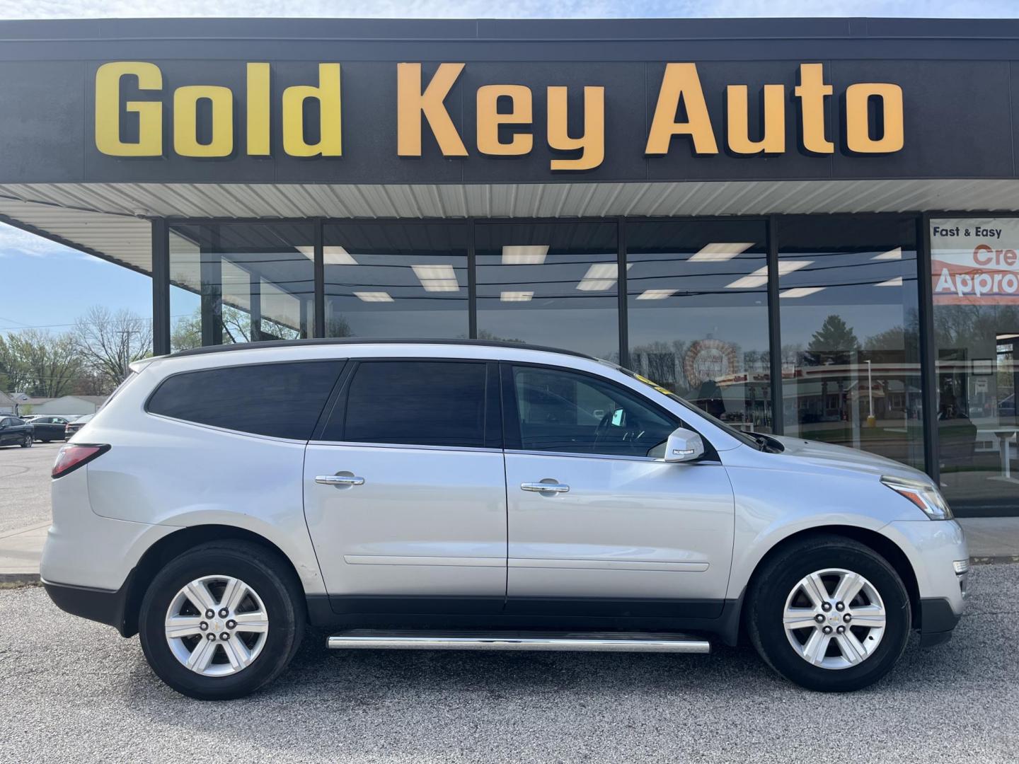 2013 Titanium Metallic Chevrolet Traverse 2LT FWD (1GNKRJKD2DJ) with an 3.6L V6 DOHC 24V engine, 6-Speed Automatic transmission, located at 1633 W Kimberly, Davenport, IA, 52806, (563) 323-5341, 41.559456, -90.598732 - Photo#0