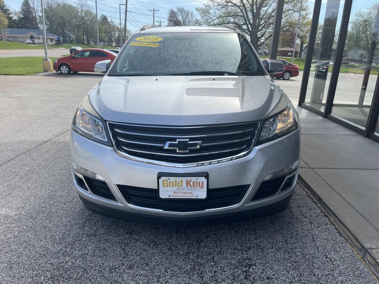 2013 Titanium Metallic Chevrolet Traverse 2LT FWD (1GNKRJKD2DJ) with an 3.6L V6 DOHC 24V engine, 6-Speed Automatic transmission, located at 1633 W Kimberly, Davenport, IA, 52806, (563) 323-5341, 41.559456, -90.598732 - Photo#1