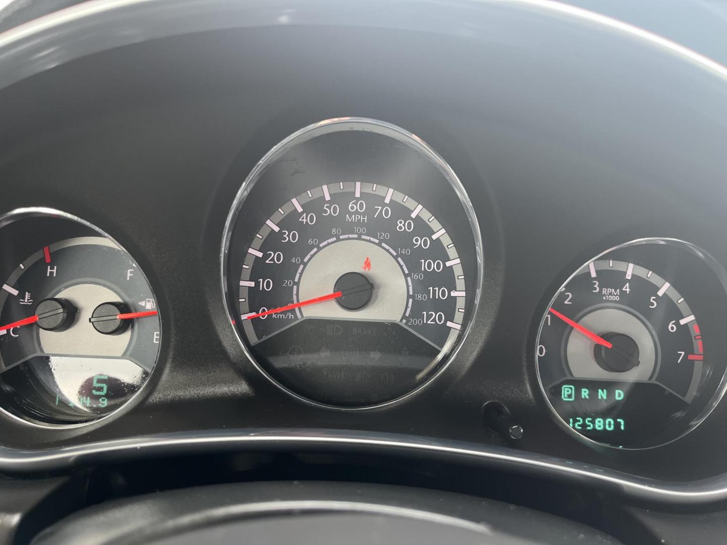 2012 Tungsten Metallic Chrysler 200 Limited (1C3CCBCG0CN) with an 3.6L V6 DOHC 24V FFV engine, 6-Speed Automatic transmission, located at 1633 W Kimberly, Davenport, IA, 52806, (563) 323-5341, 41.559456, -90.598732 - Photo#6