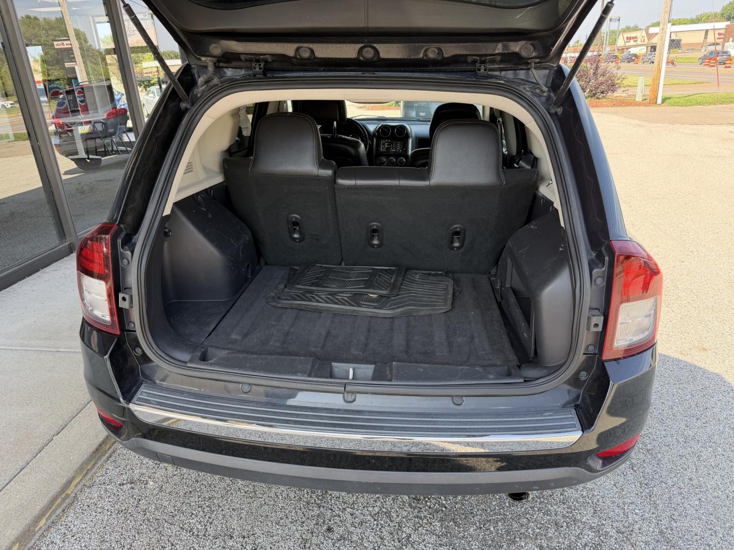 2016 Black Jeep Compass Latitude (1C4NJCEA1GD) , Auto transmission, located at 1633 W Kimberly, Davenport, IA, 52806, (563) 323-5341, 41.559456, -90.598732- Photo#5